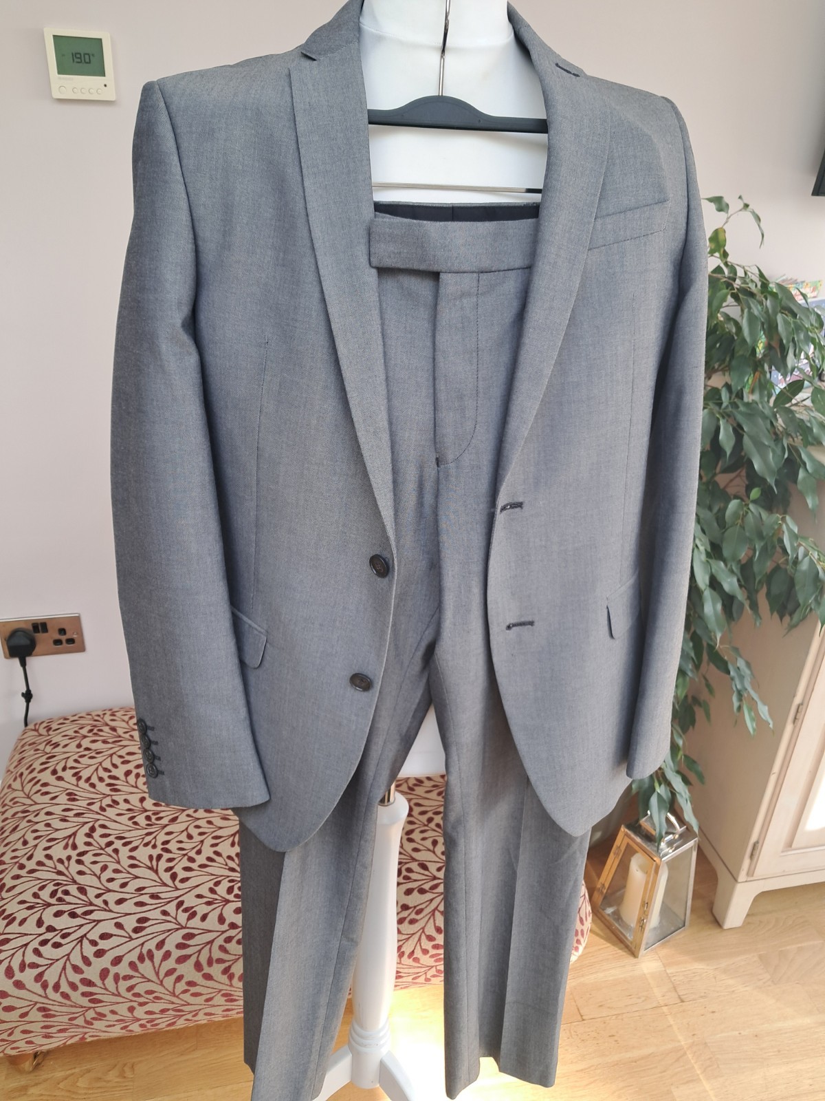 Men’s Limehaus Grey 2 Piece Suit Chest 40” Trousers 36″