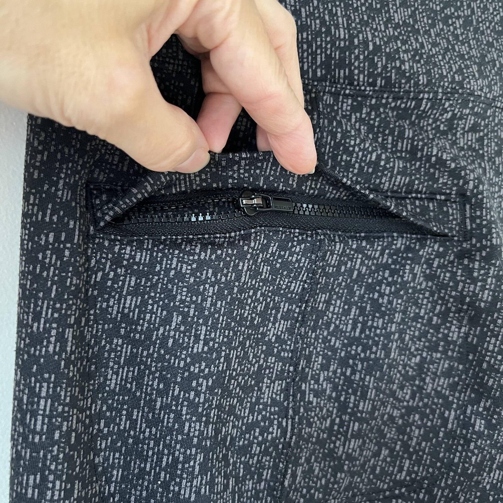 Athleta Delancey Textured High Rise Zip Pocket Tight Legging Work Travel Size M