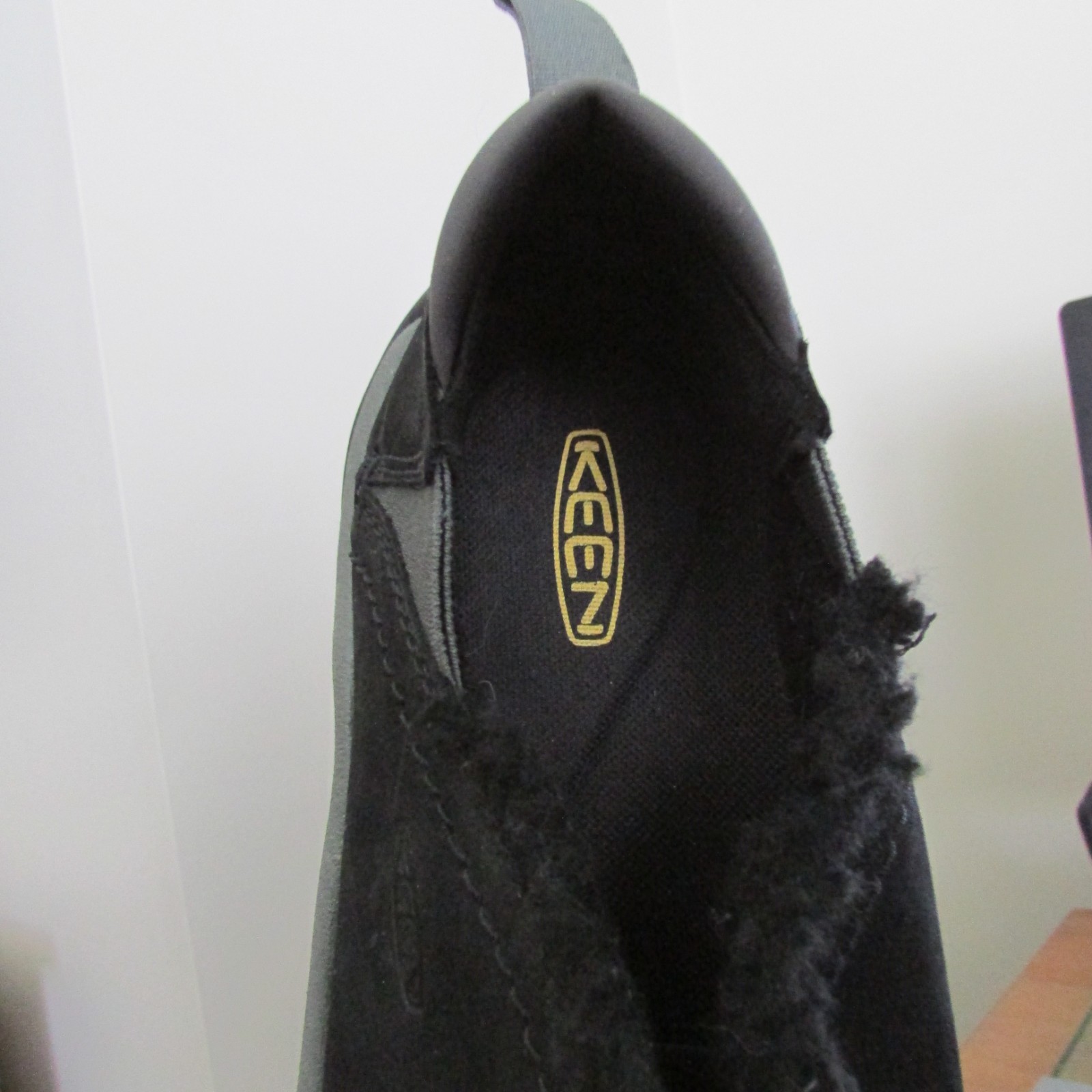 Keen Kaci Oiled Nubuck Leather black slip on Casual Comfort Shoes Sz 9