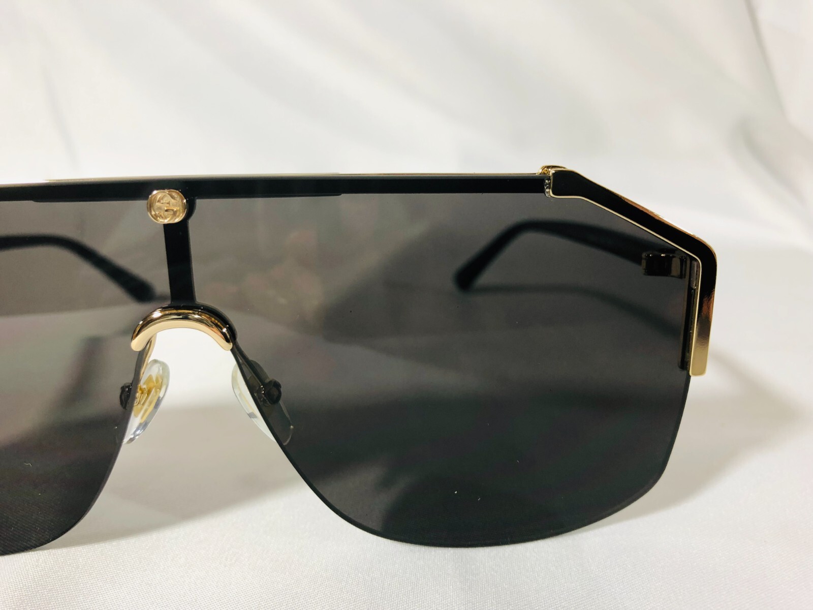 Authentic New Gucci GG0291S Gold / Grey Lens Shield Sunglasses 100% UV