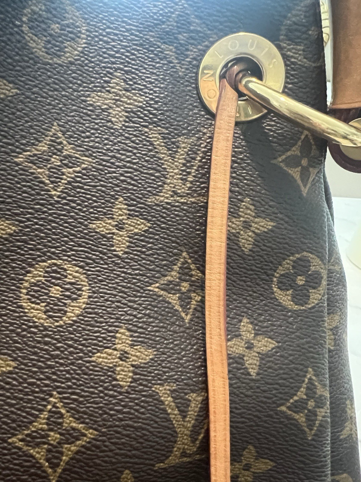 LOUIS VUITTON Artsy MM Bag | Monogram Canvas | Shoulder Bag | 100% Authentic
