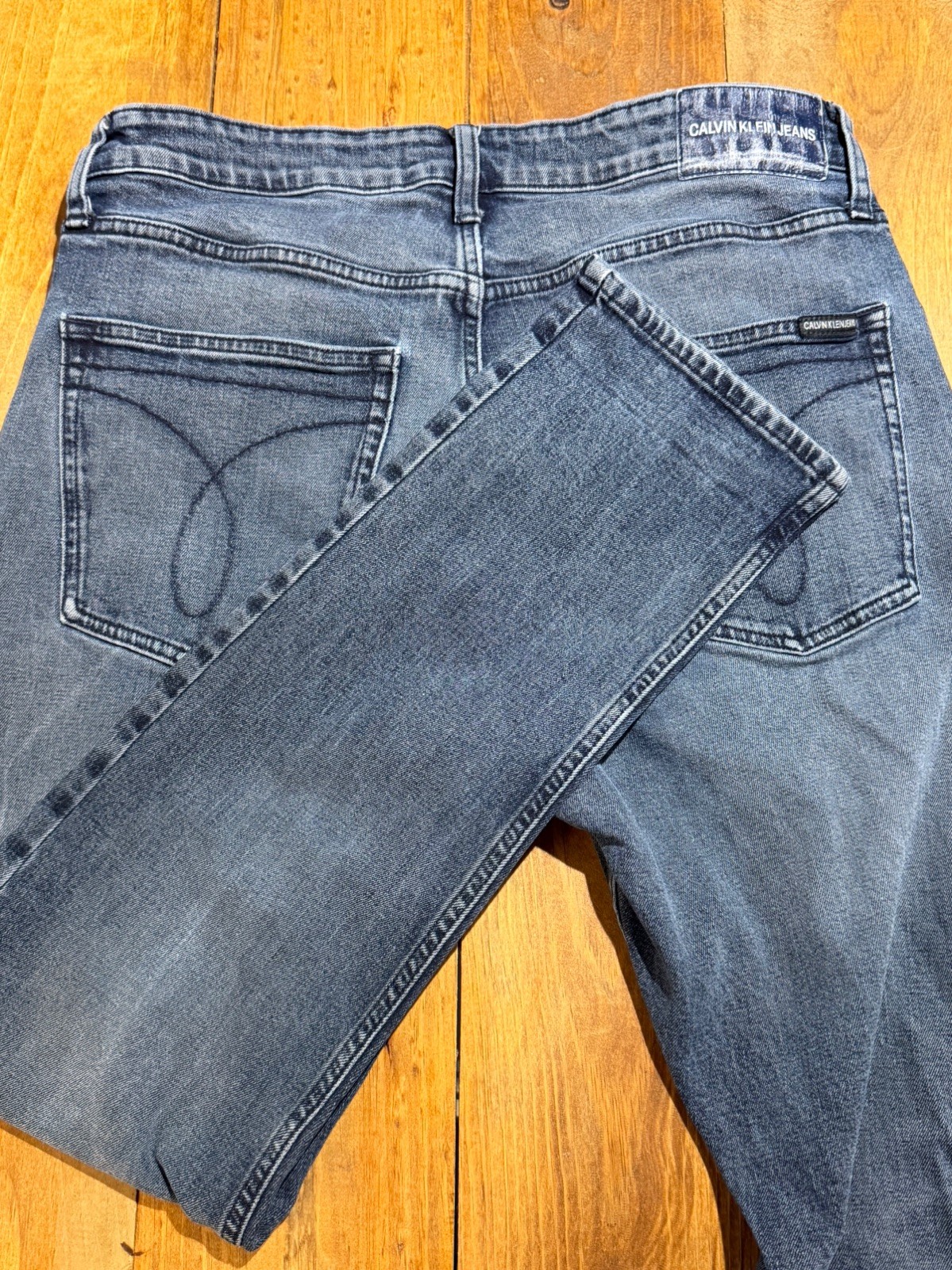 CALVIN KLEIN MENS BLUE JEANS-CJK 056 RELAXED STRAIGHT FIT-SIZE 33 x 30