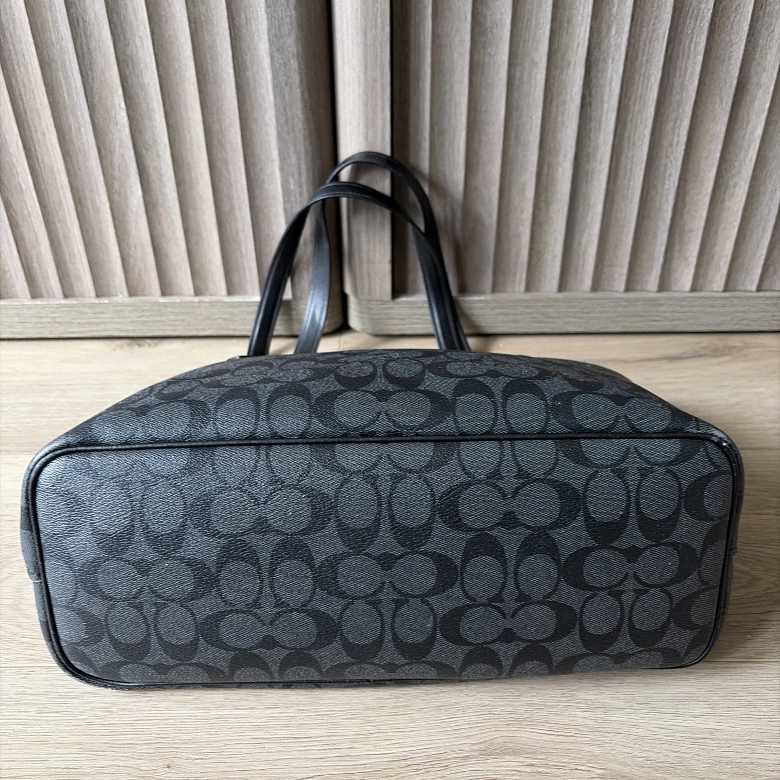 Coach Gallery Tote CH504 Signature Canvas Black Smoke Zip Top Shoulder Bag