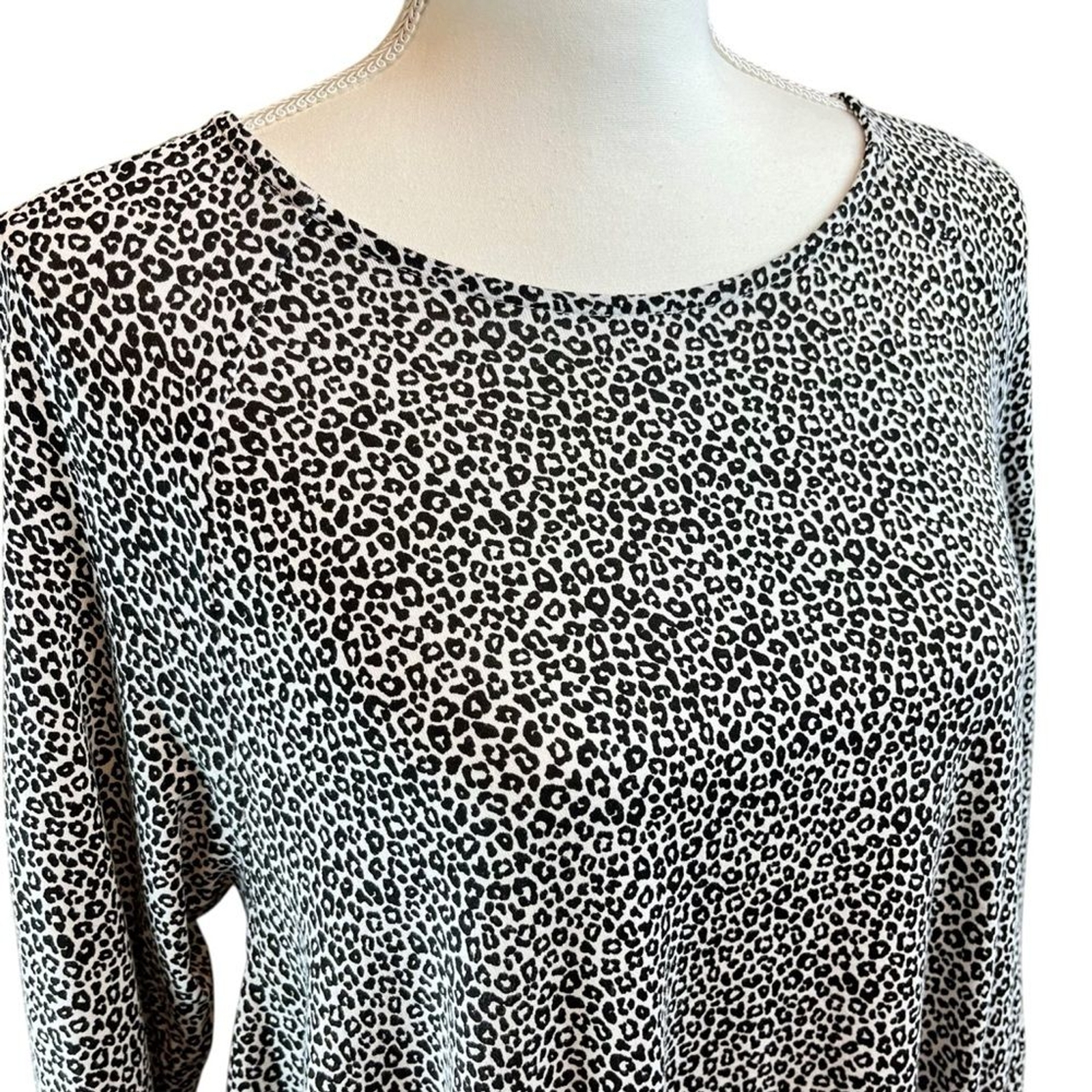 ALEMBIKA Leopard Print Knit Top Tunic Sz Small Long Sleeve Lagenlook Loose Fit