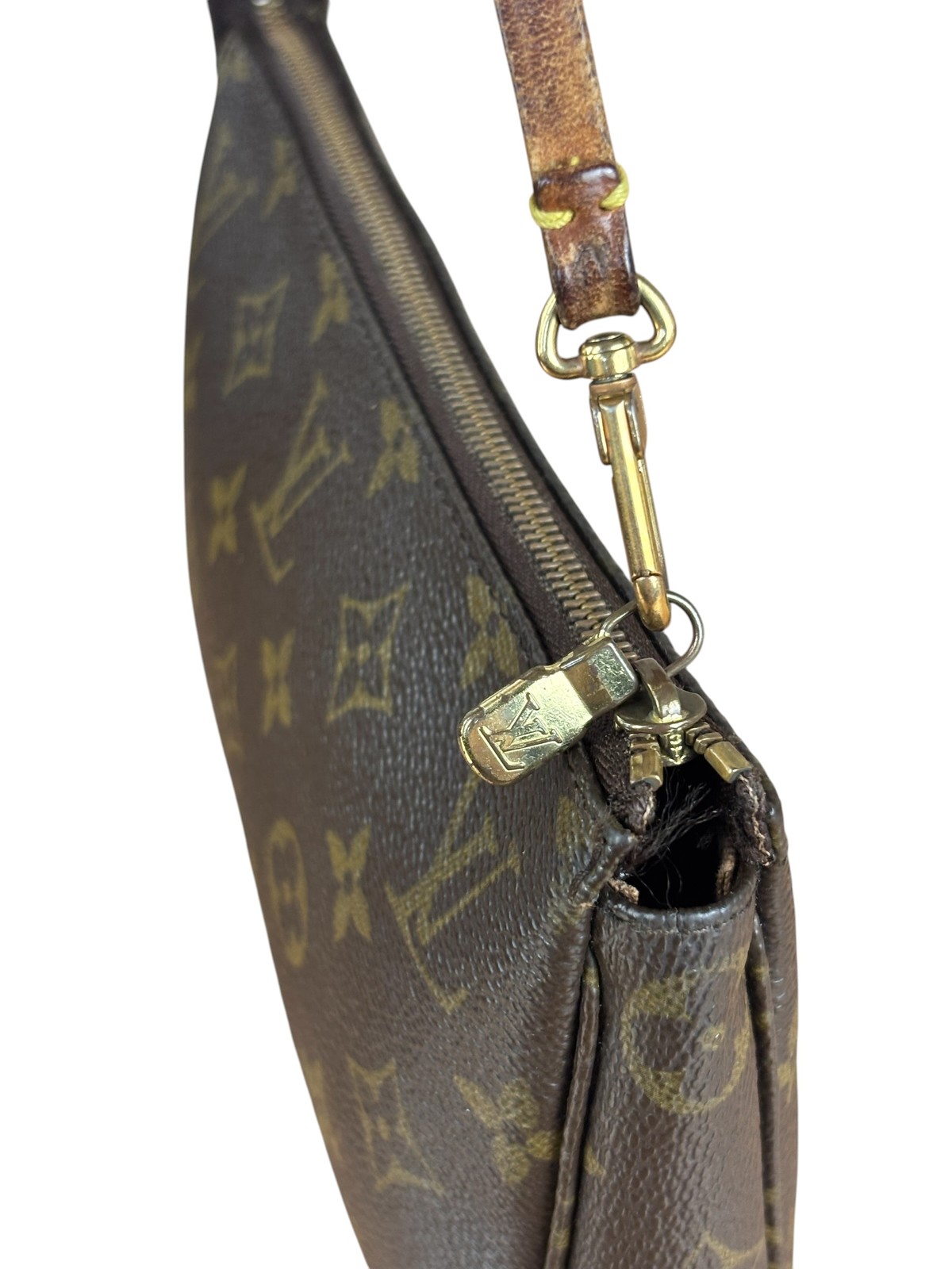 Size OS – Louis Vuitton Monogram Pochette / Pre-Owned