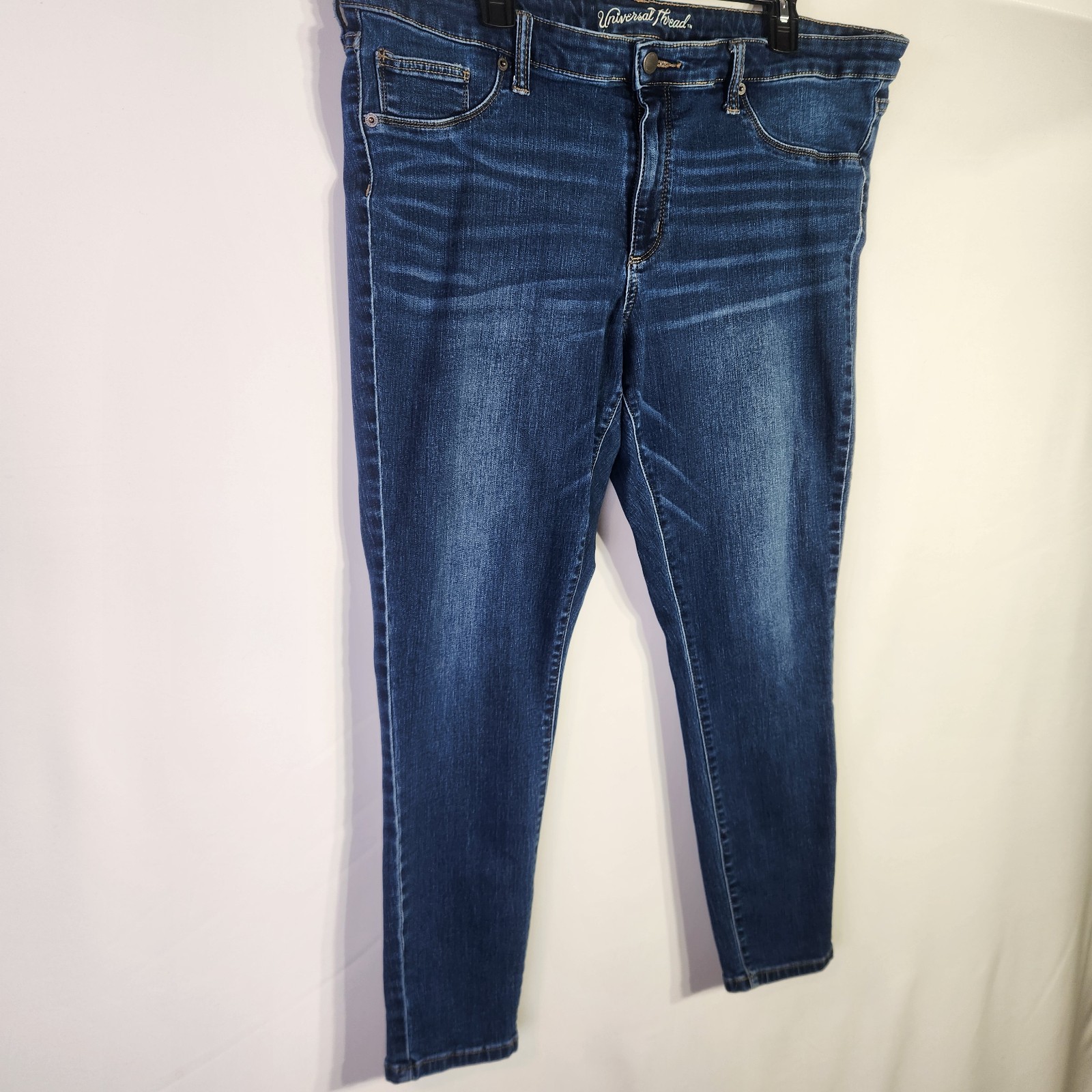 Universal Thread Mid Rise Skinny Jeggings Medium Wash – Size 18