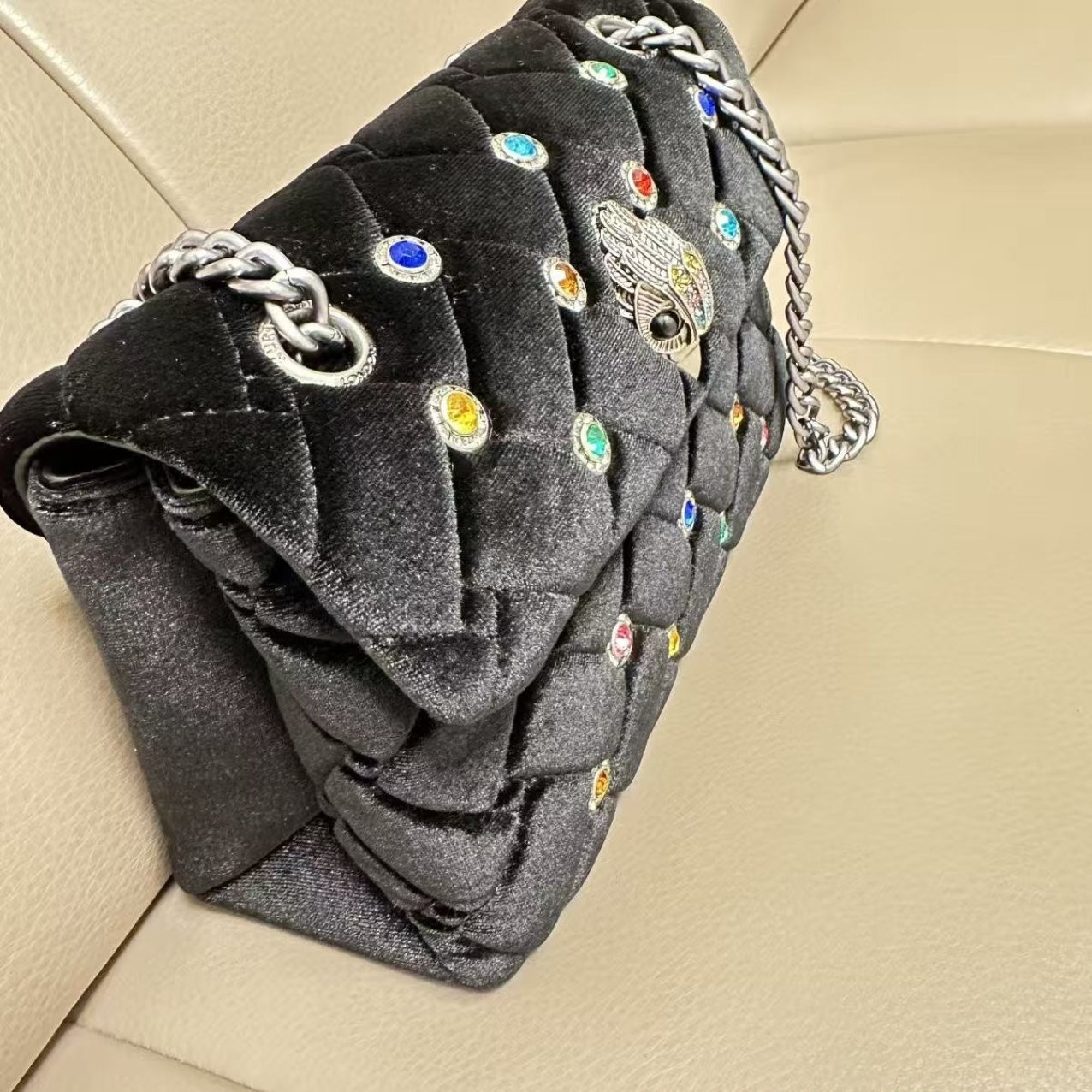Kurt Geiger London Black Velvet Quilted Crossbody Bag Crystal Eagle 20×8×15cm
