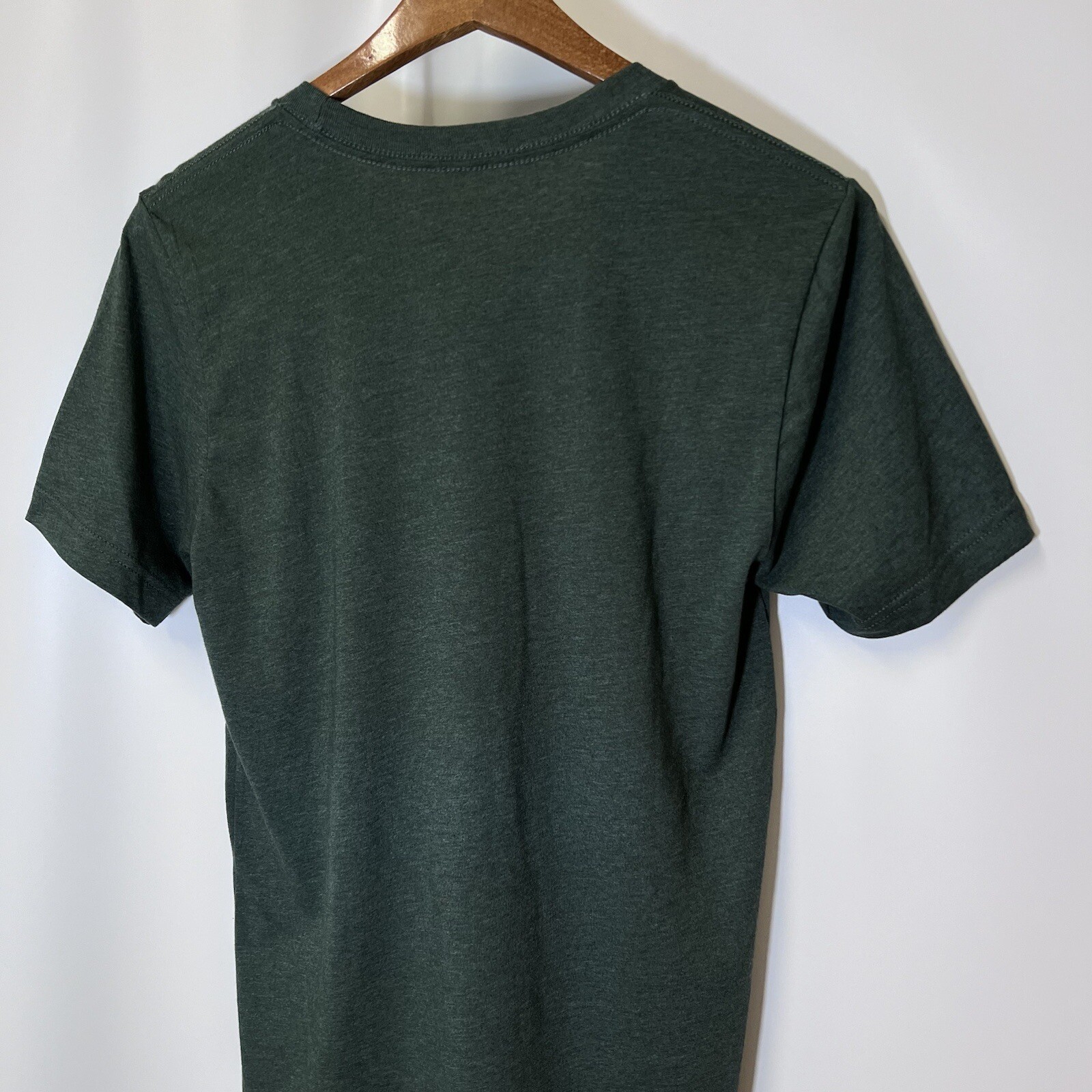 Keep Nature Wild Women’s Small Green STAY WILD T Shirt Bear Outdoor Nature