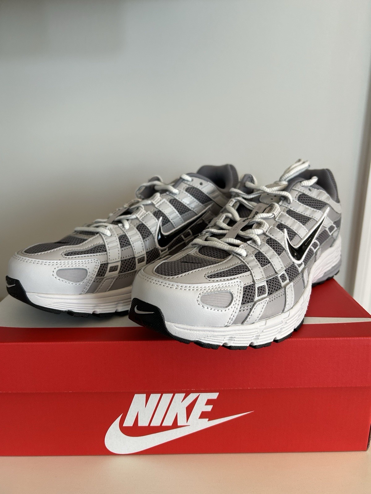Nike Men’s P-6000 Atmosphere Grey/Black/White CD6404-031 Size 10.5 Brand New