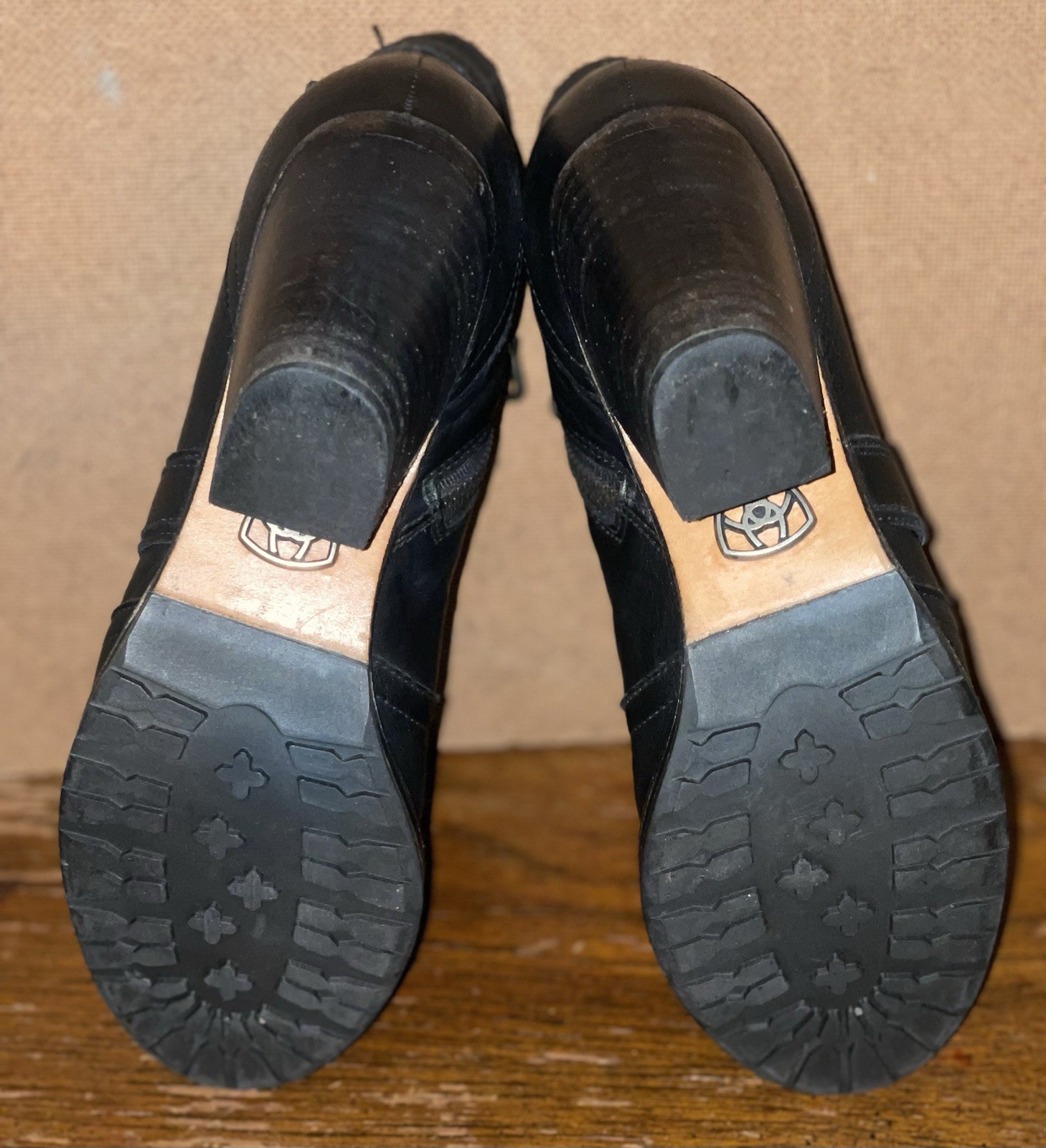 Ariat 450003278 Size 36.5M / US 6B Women’s Black Leather Zip Side Bootie Shoes