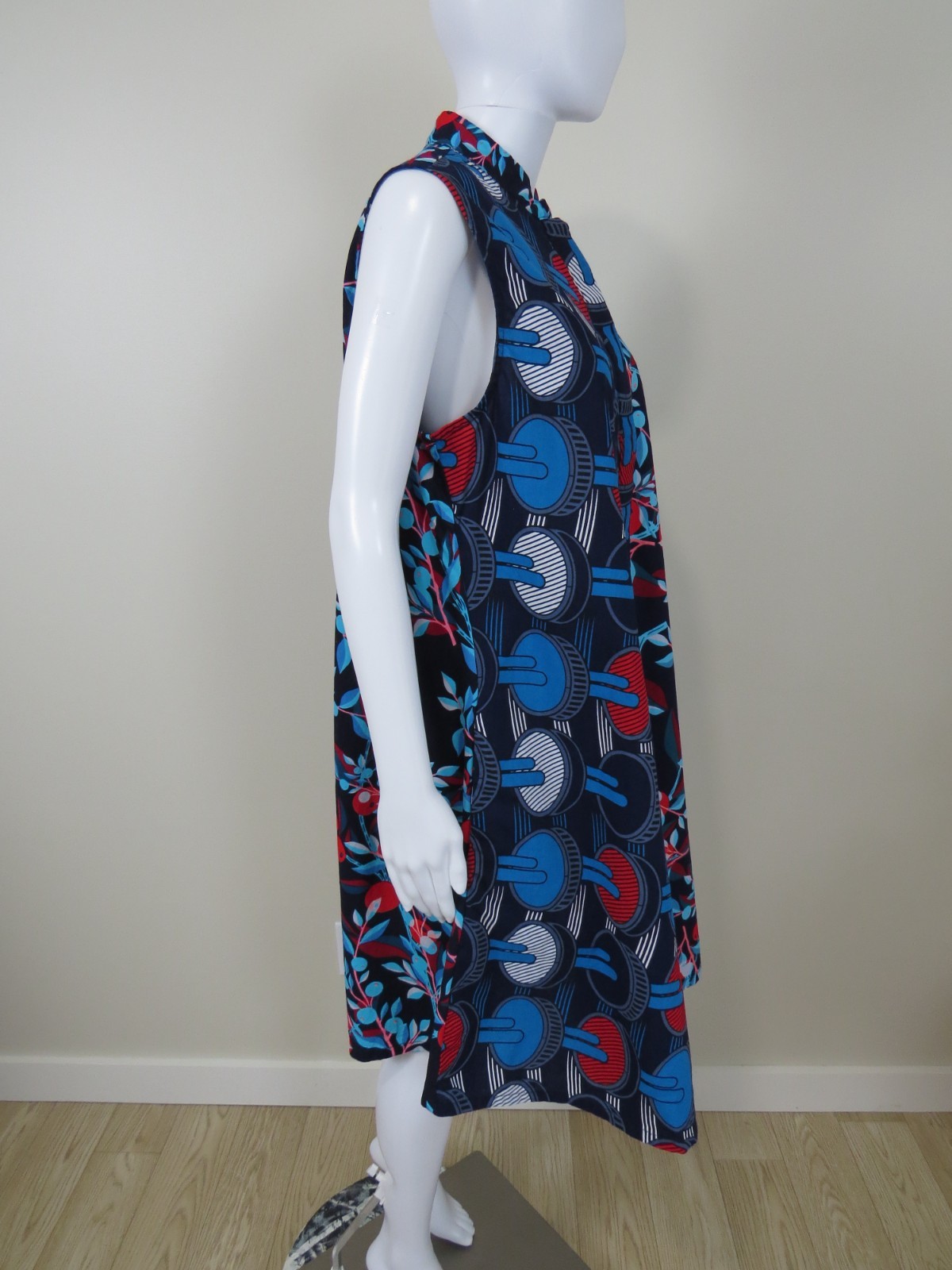 ZURI Kenya – Space Cadets Cotton Sleeveless Dress, Pockets SIZE Large, Blue Red