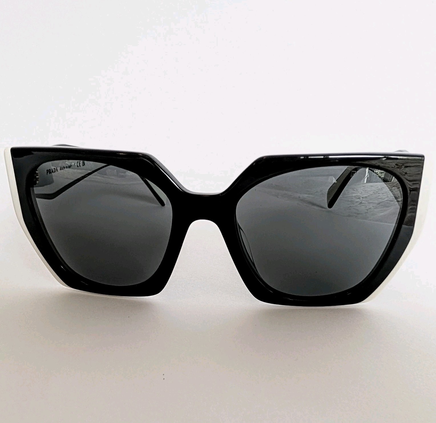 ​Prada Sunglasses Monochrome SPR 15W Black White Geometric PR 15WS 09Q-5S0 New!