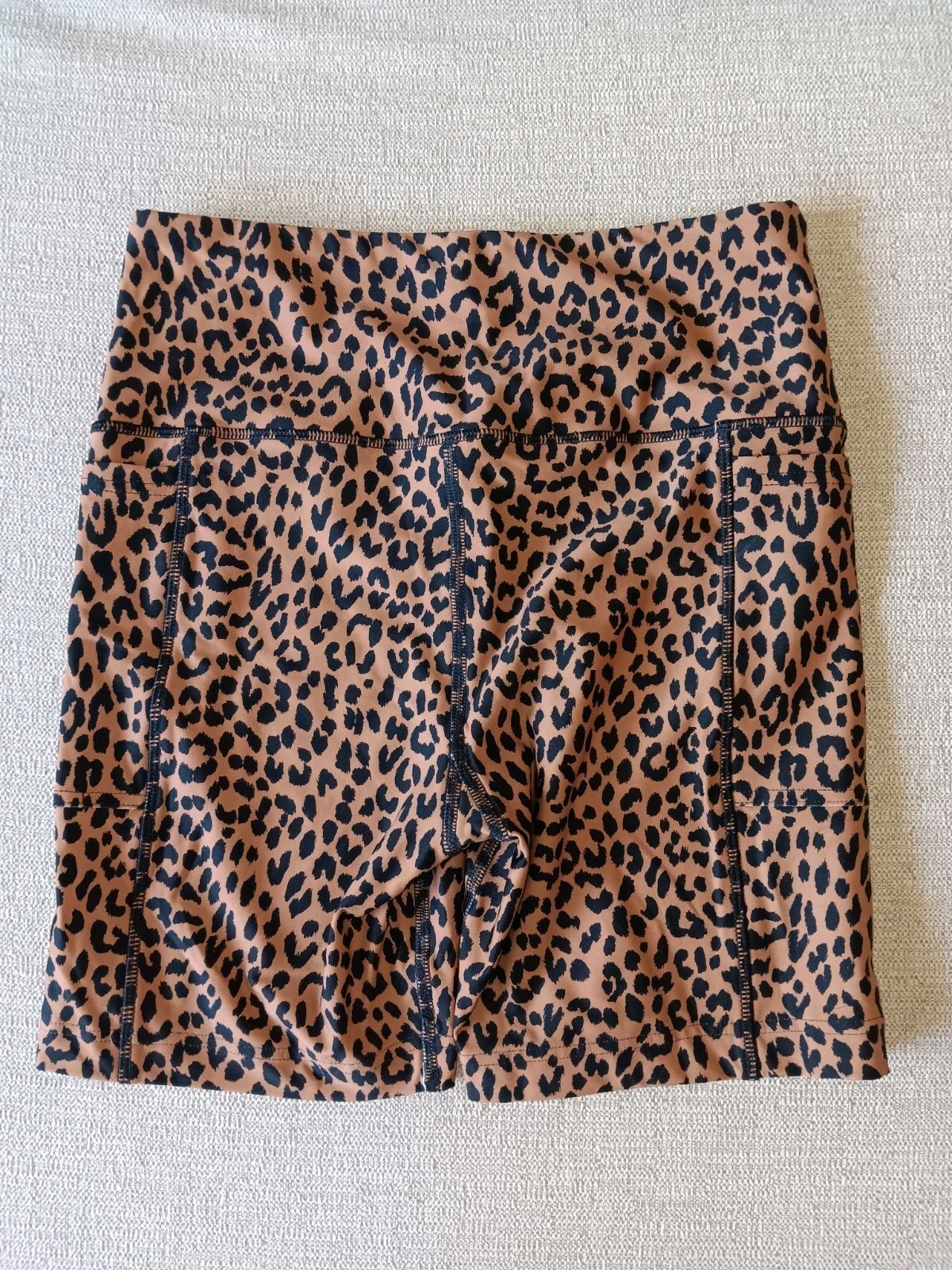 Lands End Womens Size Small Cheetah Animal Print Athletic Pocketed Bike Shorts