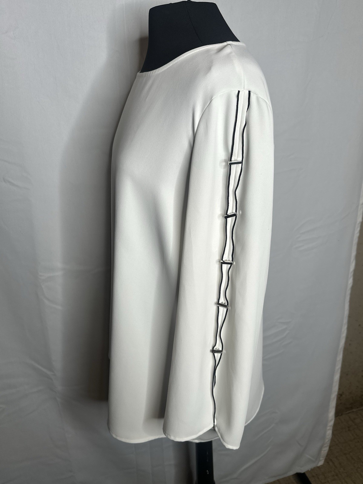 Alfani White Split Sleeve Blouse Silver Bar Hardware Black Piping Tunic Sz Large