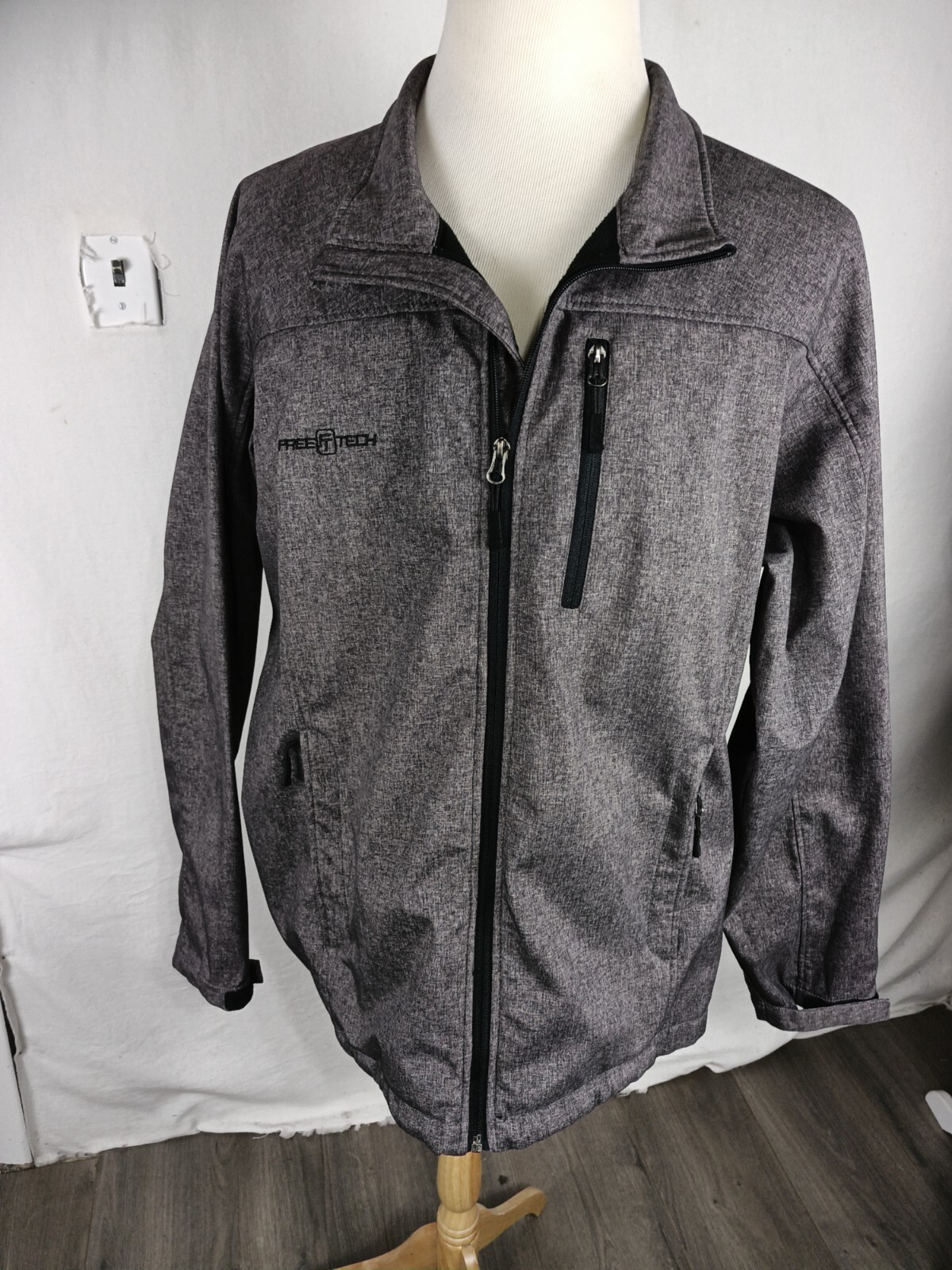 Freetech Mens Sz XL gray Active Wear Jacket B63