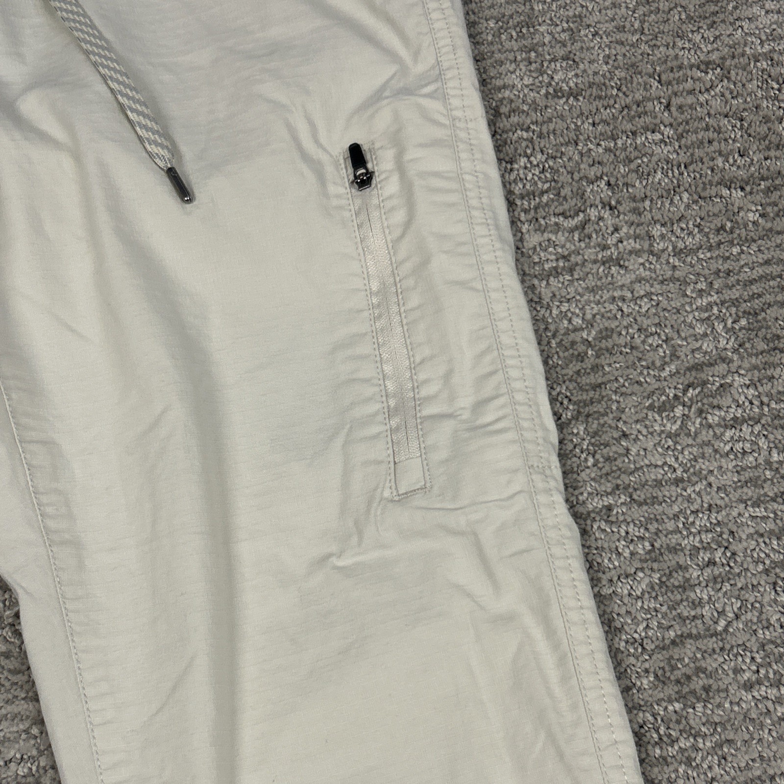 Vuori Ripstop Pants Womens Small VW401 Mid Rise Relaxed Fit Pockets Ivory Cream