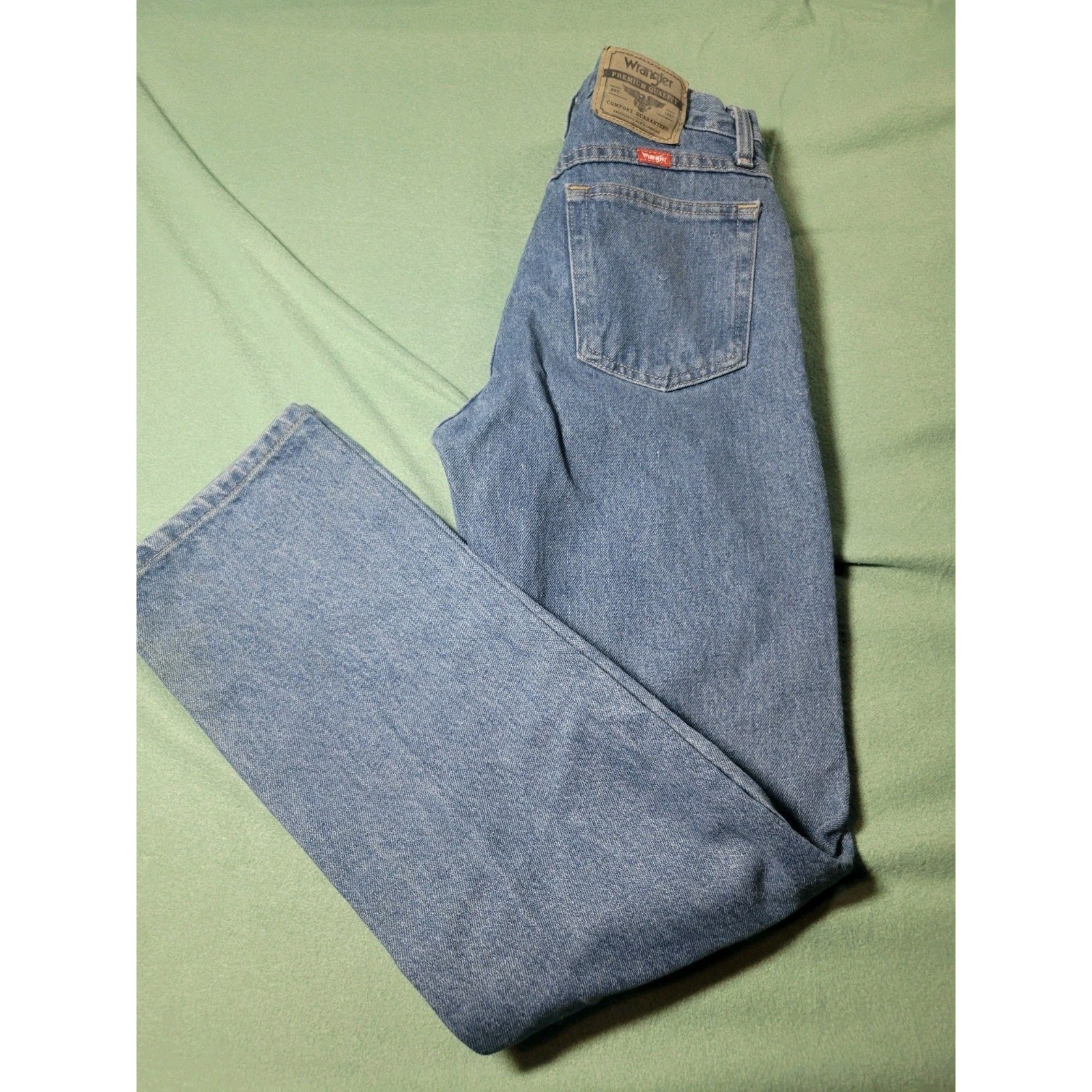 Wrangler Men’s Blue Jeans Medium Wash Regular Fit 29×32 Pants