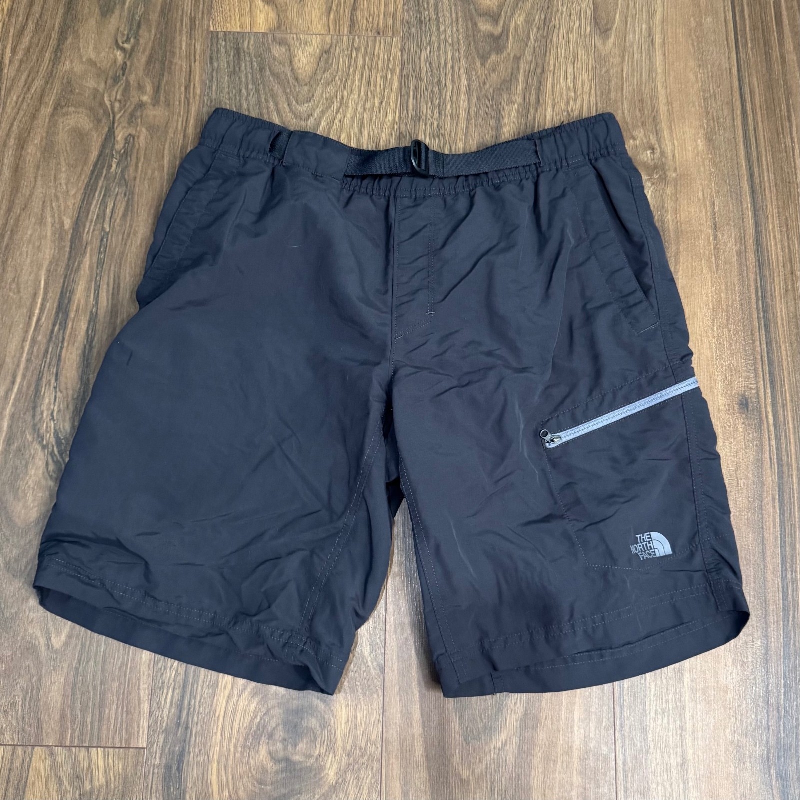 The North Face Mens Medium Black Trail Hiking Shorts Zip Pocket Mesh Lined