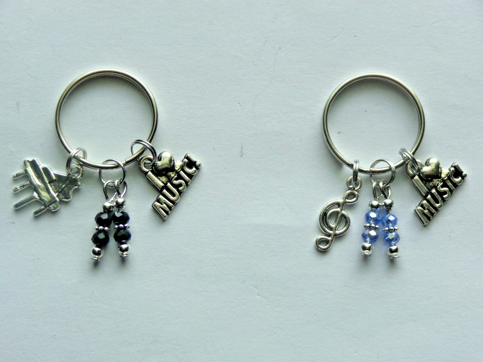 I LOVE MUSIC TREBLE CLEF PIANO CRYSTAL BEADS KEY CHAIN BAG CHARM PURSE CLIP FOB