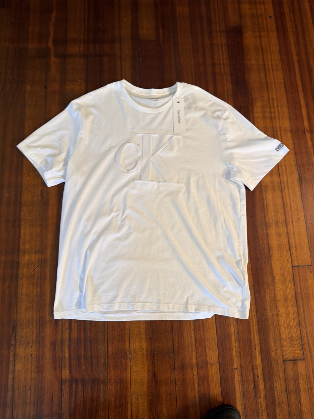 CALVIN KLEIN CK EMBOSSED LOGO BRILLIANT WHITE SHORT SLEEVE T-SHIRT SZ- XL $39