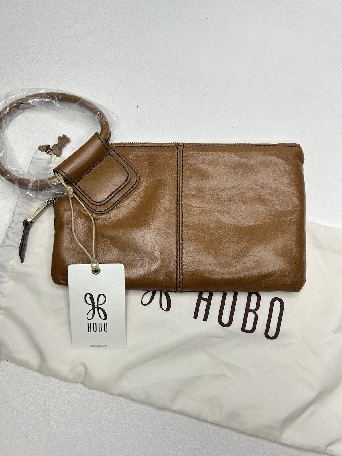 HOBO INT’L Sable Wristlet Clutch Truffle Leather MSRP $154 NWT