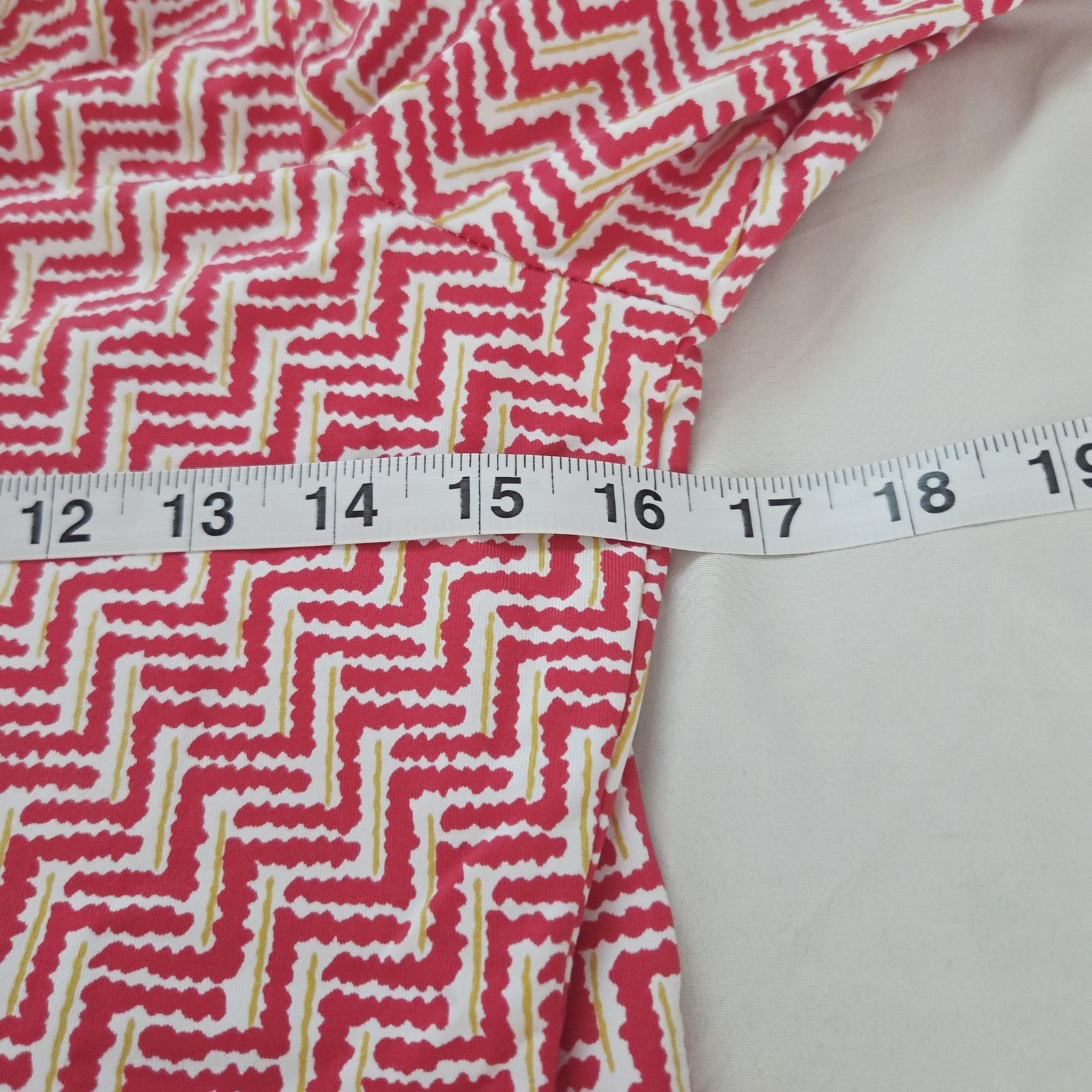 J. McLaughlin Shirt Womens Medium Pink Catalina Chevron Ruffe V Neck Jersey Top