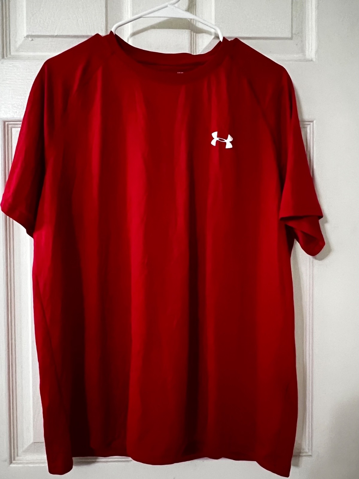 Under Armour Heatgear Loose Short Sleeve Mens Large L Red EUC