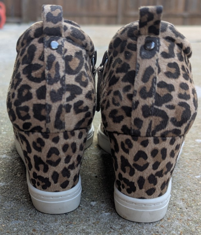 Susina Cheetah Hidden Wedge Heel Sneaker Bootie Boots Faux Suede Women’s Size 6