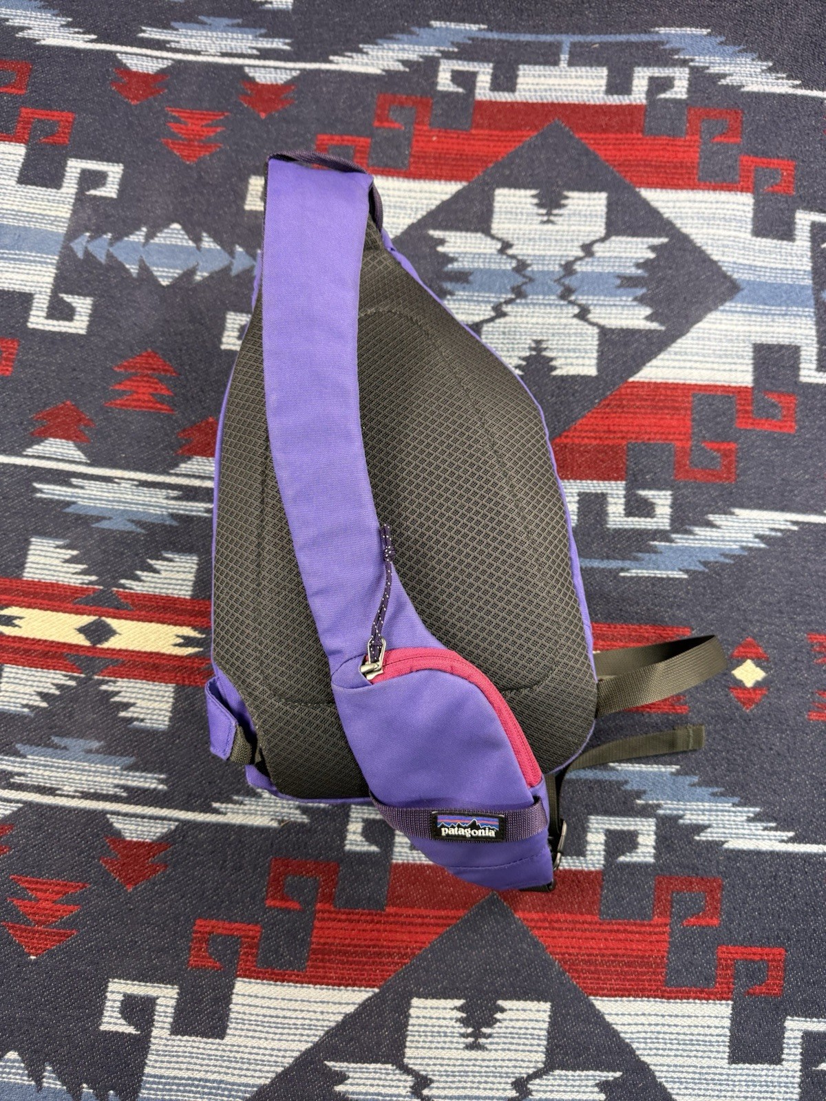 Patagonia Atom Sling 8L Women Bag Outdoor Purple Violet Rare Color Carry On Pack