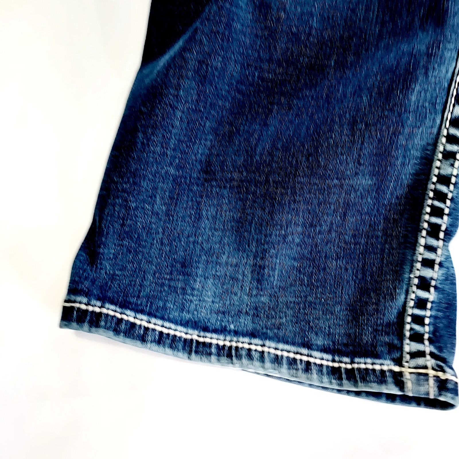 BKE Jake Jeans Mens 38 XL Blue Straight Leg Denim Distressed Dark Wash