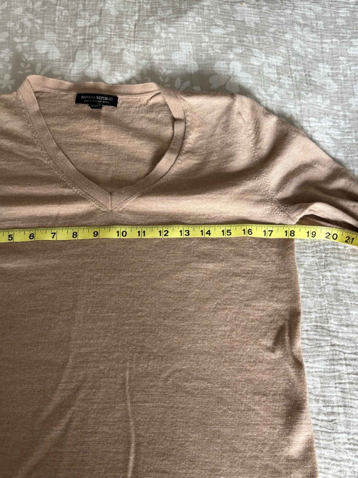 banana republic 100 merino wool sweater women Size M Preppy Academia Minimalist