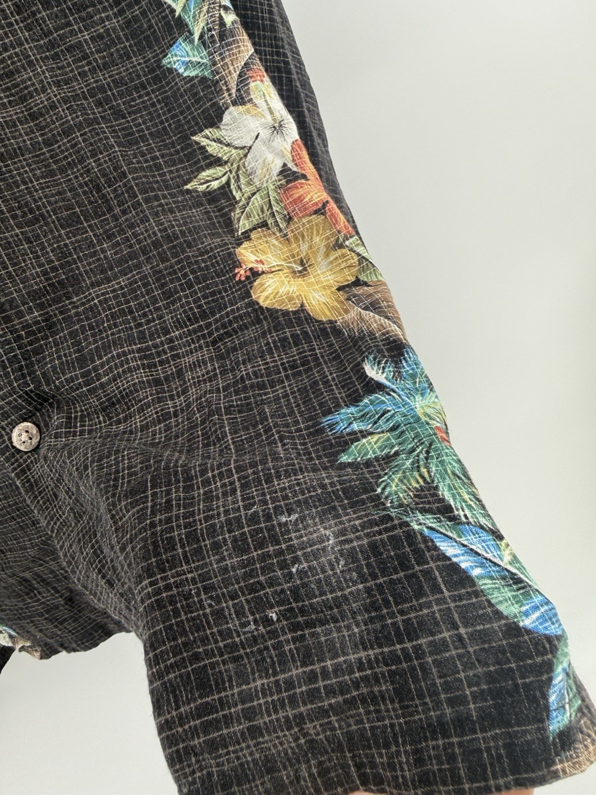 BATIK BAY Men’s 100% Rayon Button Up Shirt Hawaiian Floral Large Gray