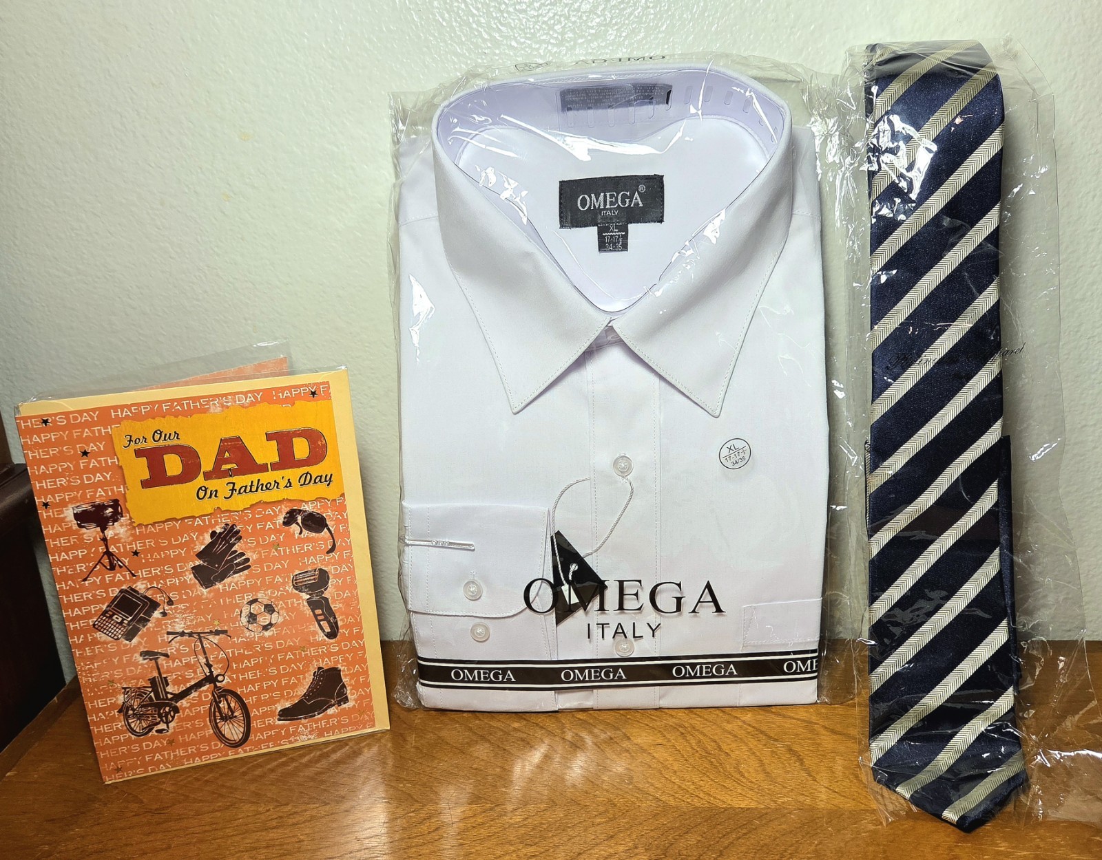 Fathers Day Gift Set White Buttoned Shirt XL/17 Navy Blue/Gold Tie+Greeting Card