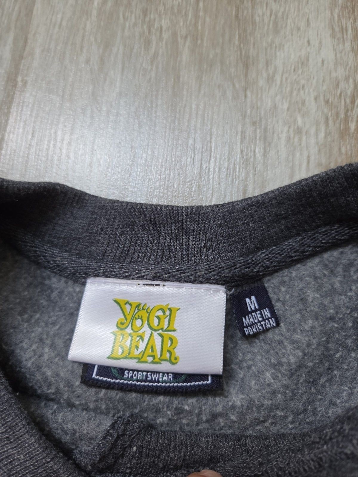 Yogi Bear Jellystone Park Camp Life Graphic Sweatshirt Gray Fleece Women’s M GUC