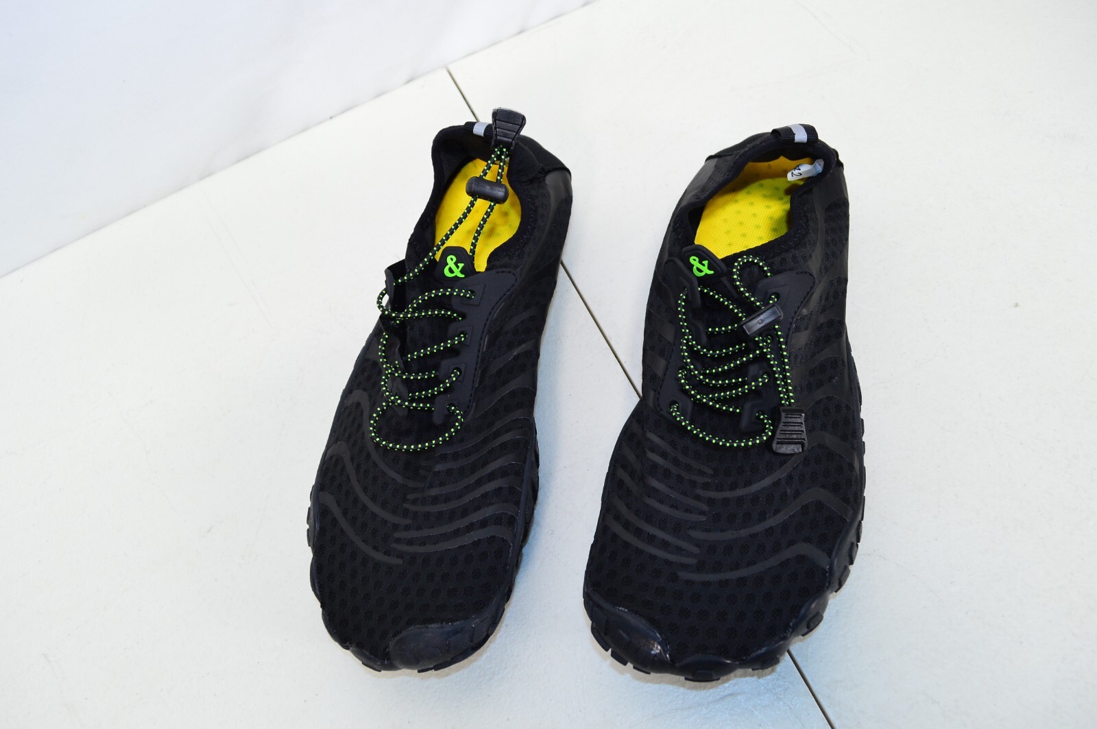 Water / Hiking Shoes Black & Lime Green Unbranded Mens Size 9 Women 11 EU 42