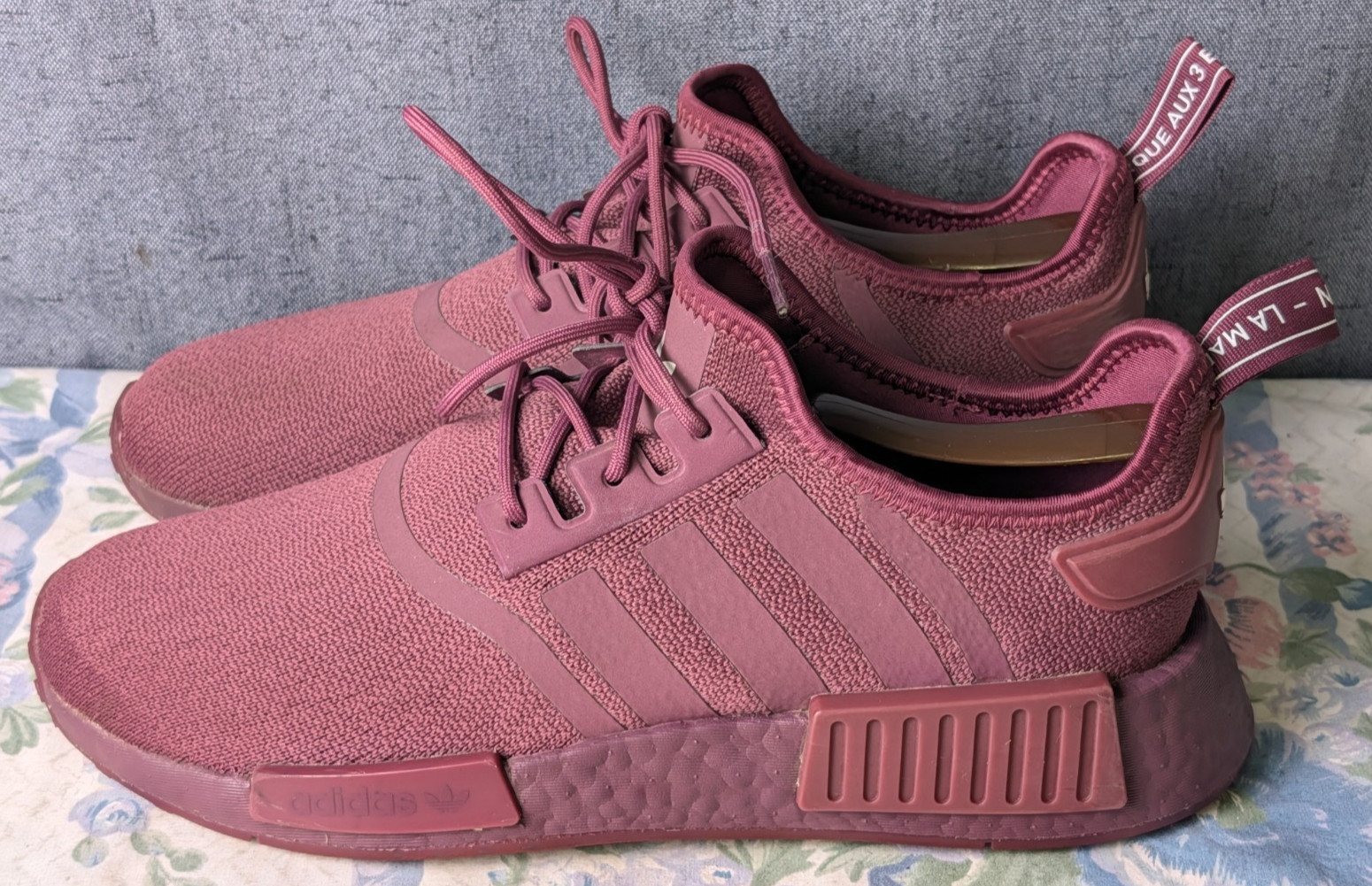 adidas NMD R1 Maroon Burgundy Boost Men’s 9.5 Shoes Running Gym Sneakers GX8384
