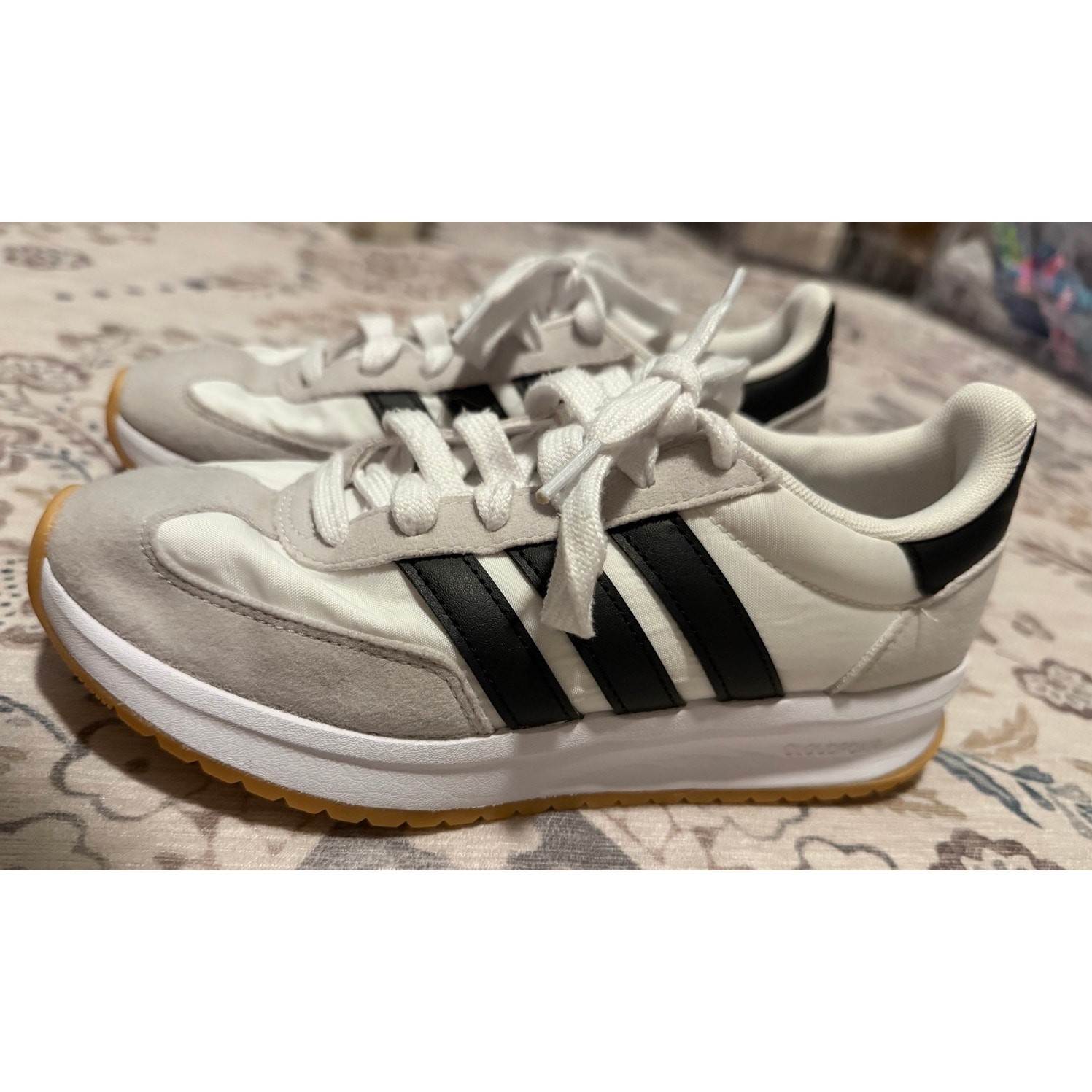 Adidas Run 70s 2.0 Sneakers Size 5Y White Black Grey Retro JI2266