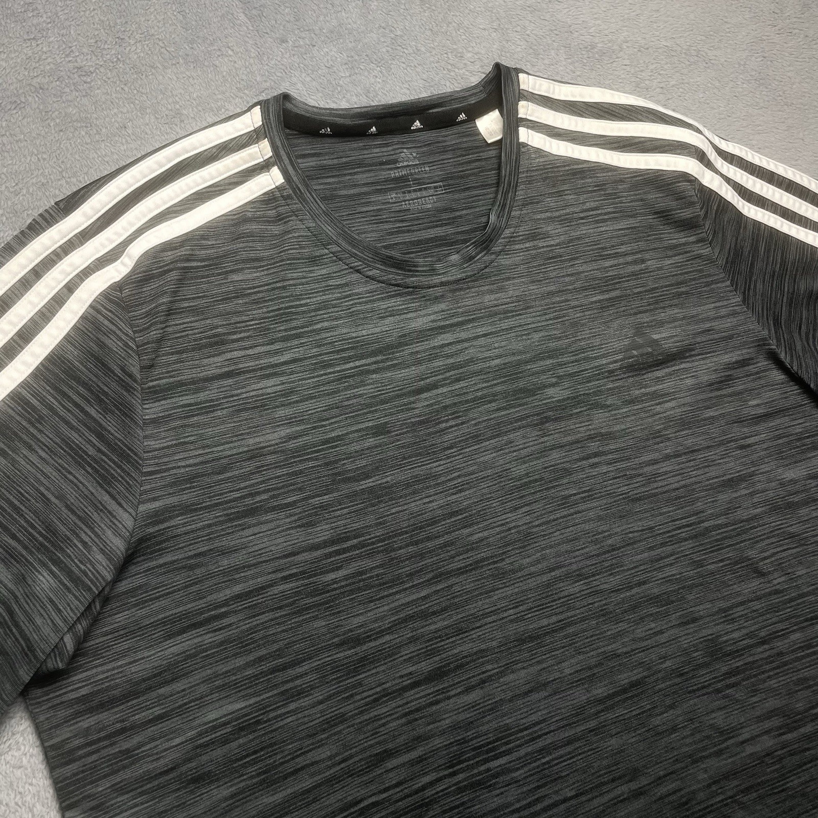Adidas Tshirt Aeroready Primegreen Mens Size Large Gray Short Sleeve Activewear
