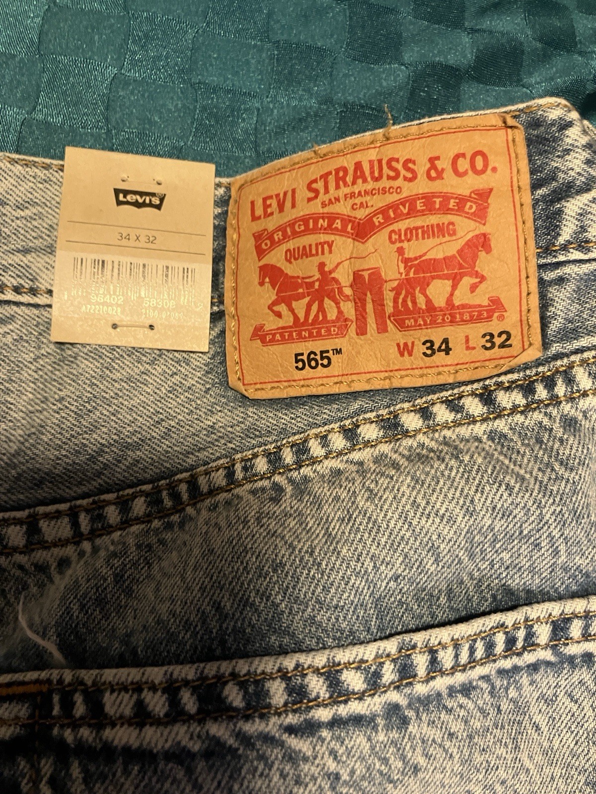 NWT Levi’s 565 W34/32 Relaxed Fit Faded Stone Washed Jeans Men’s
