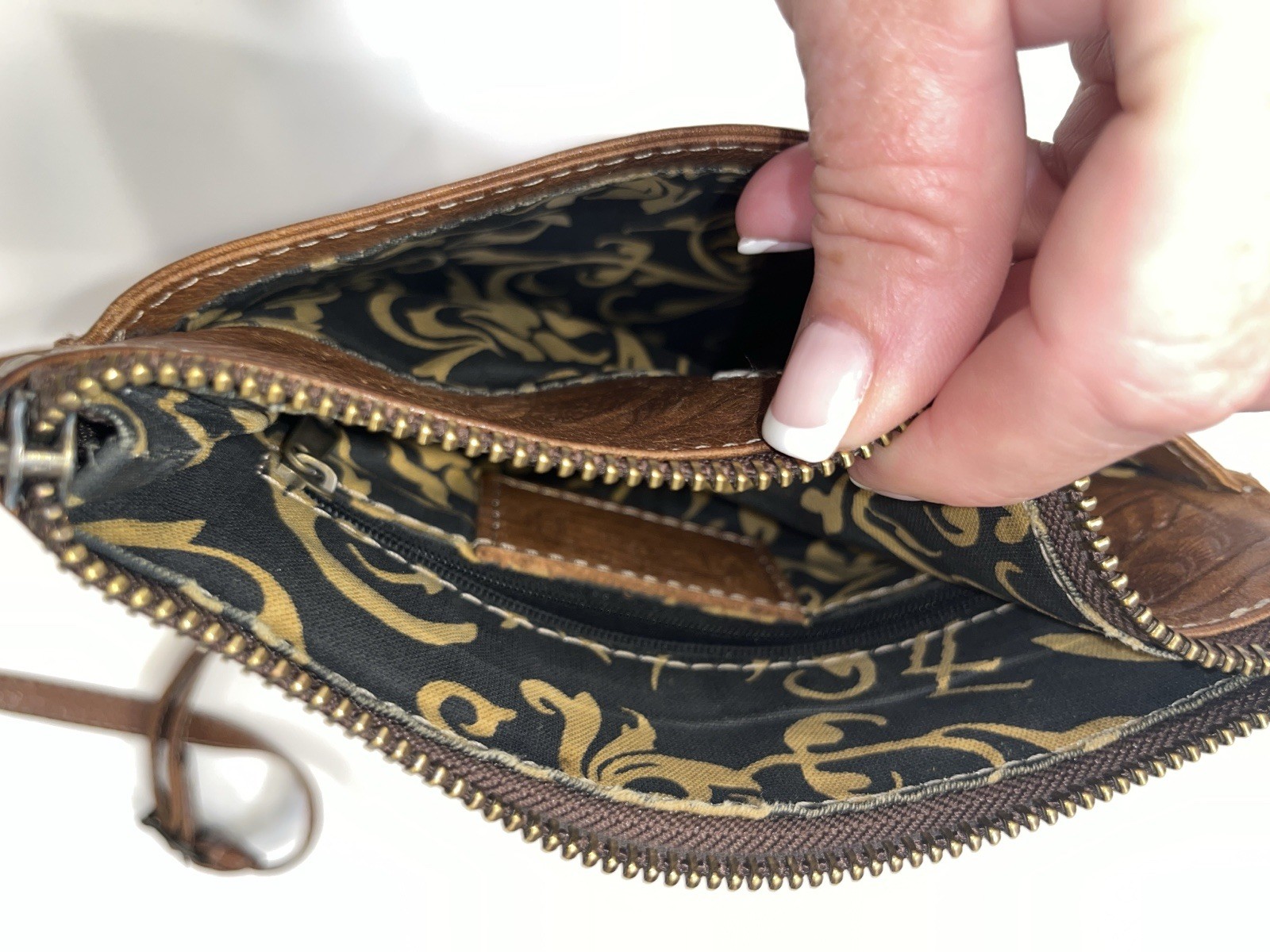 Leaders…Leather Tooled Brown Crossbody/Handbag… Made in Paraguay