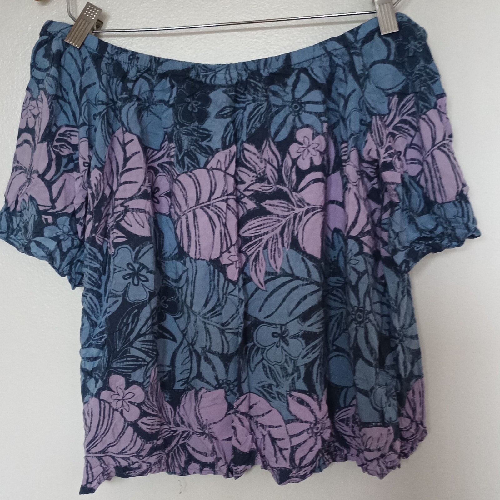 Women’s M Blue Lavander Short Sleeve Blouse Round Neck Over-The-Shoulder Floral