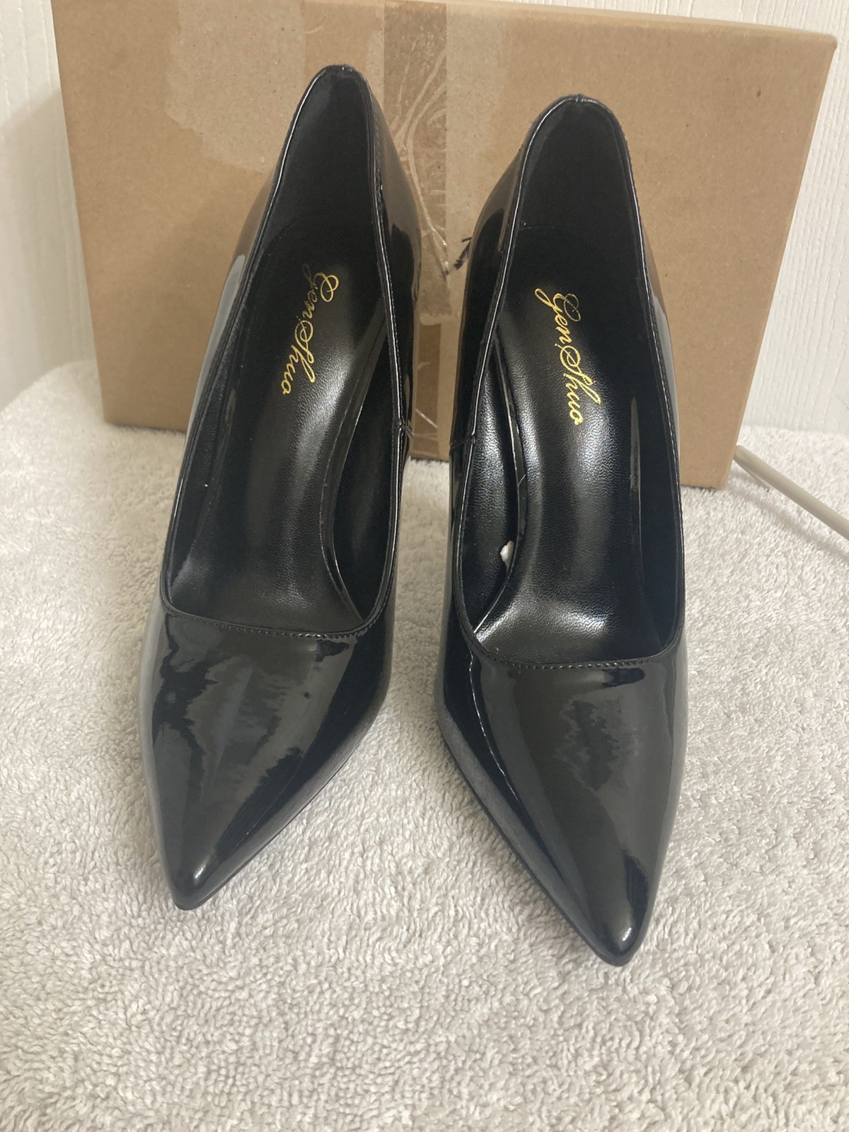 GENSHUO Women’s 4.7 inch Pumps Pointy Toe Stiletto Sexy Black heels (Size 6)
