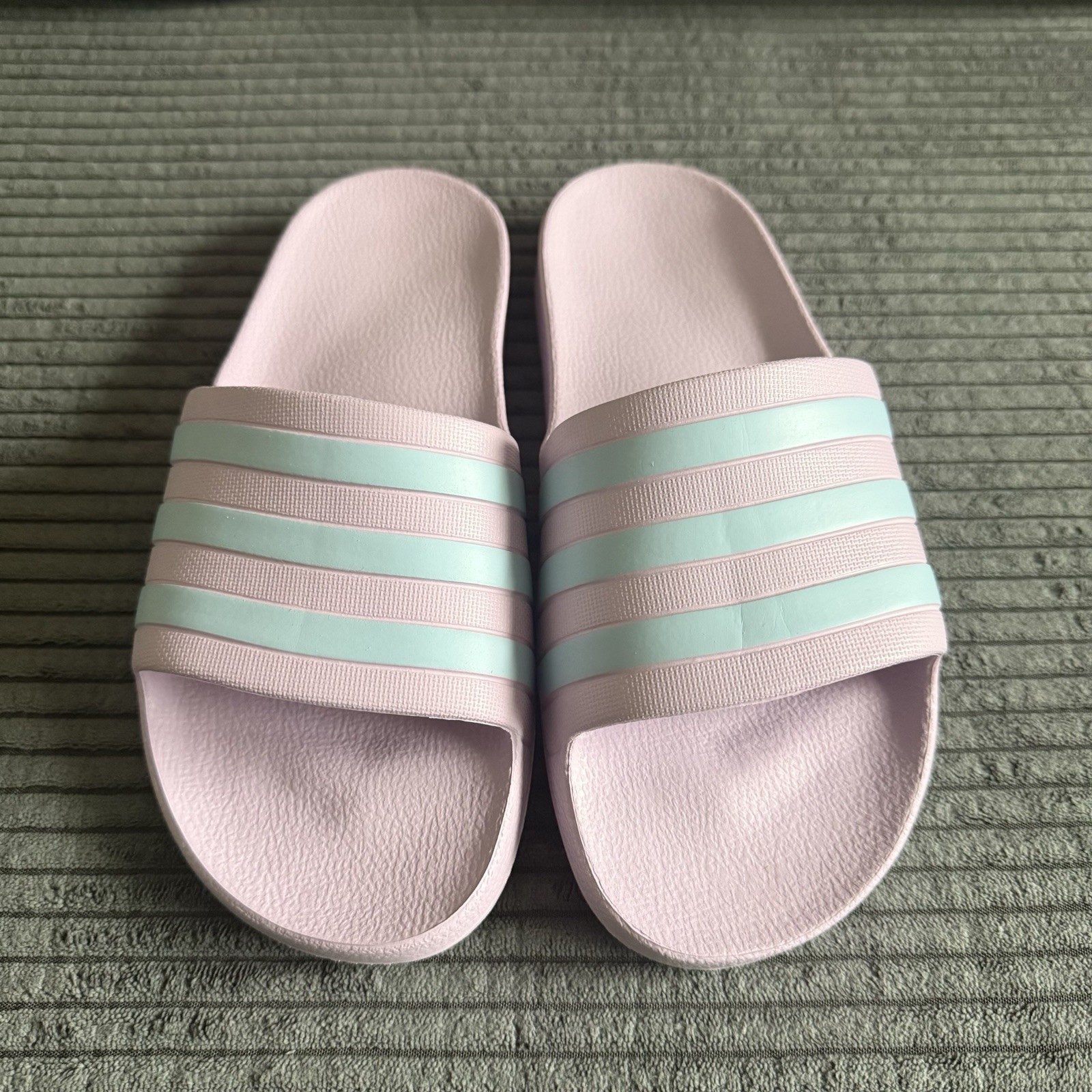 Adidas Adilette Aqua Women’s White Stripes Slip On Sandals Size 8 New