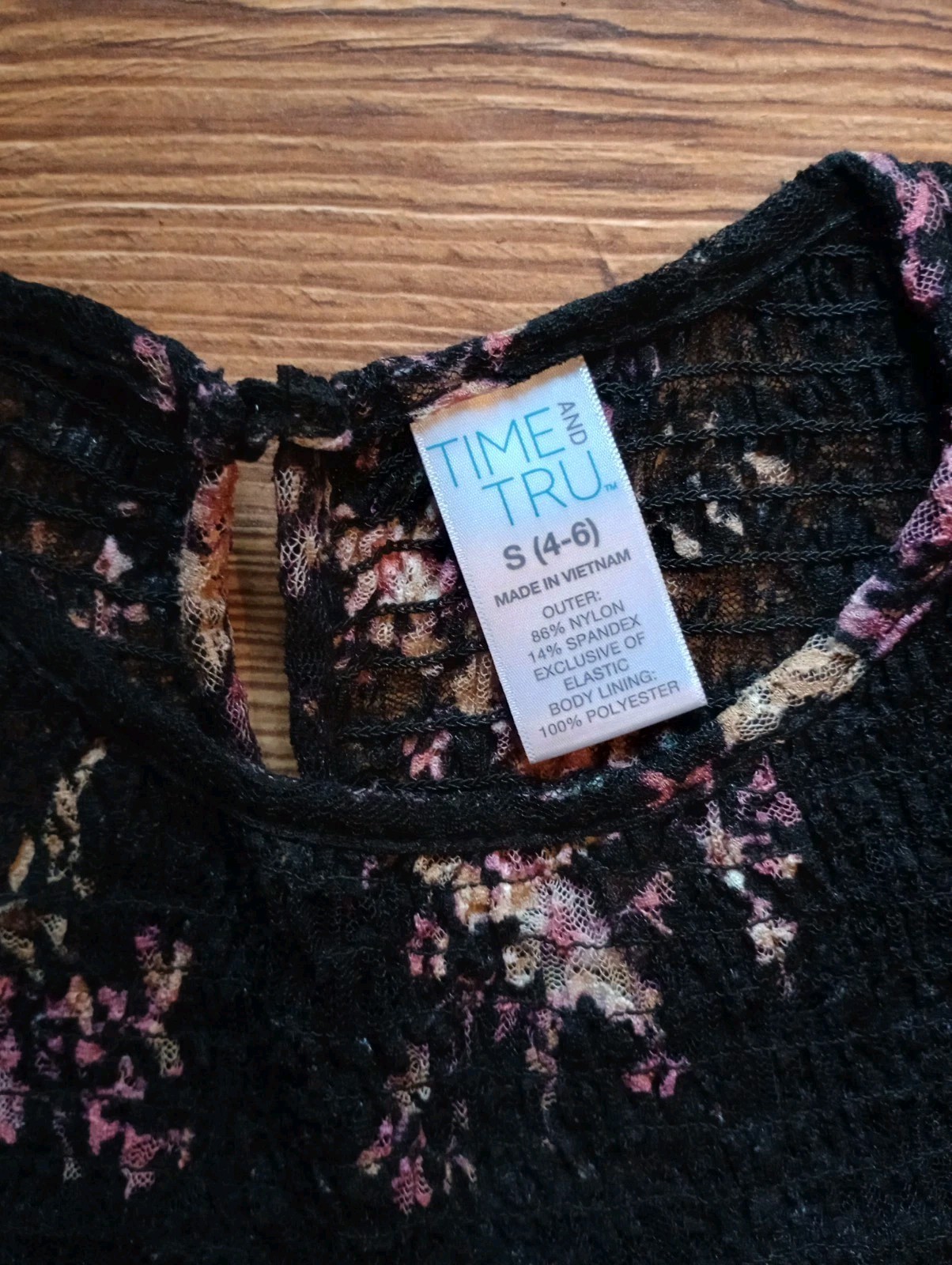 Time and Tru Peasant Black floral lace women’s size S smocked yoke top EUC