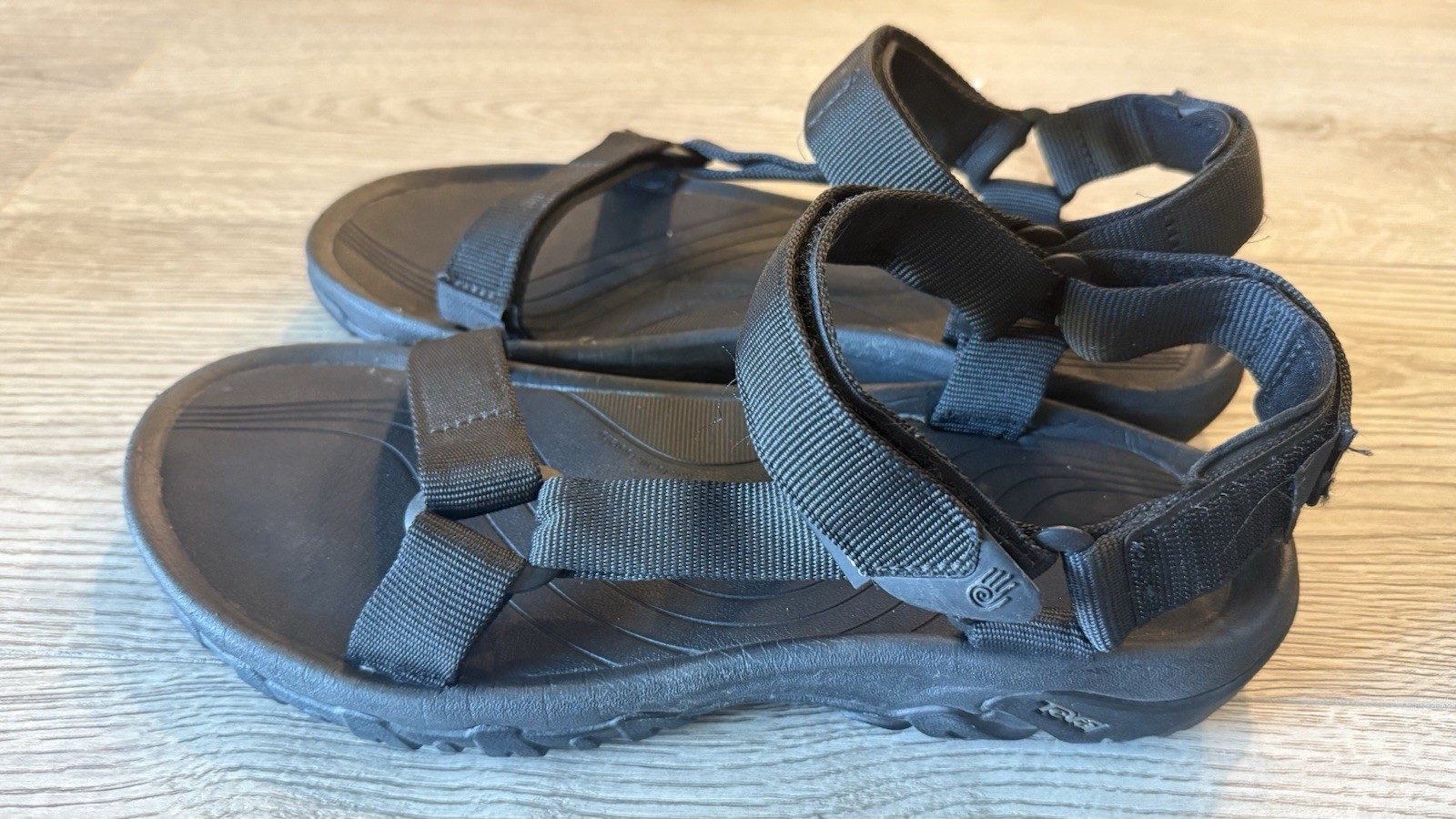 Teva Men’s Hurricane XLT2 Hook & Eye Straps Performance Sandal Black Size 11