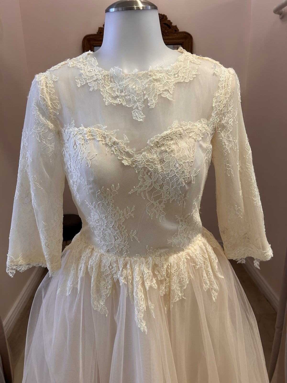 Ivory Lace A-Line Tea-Length Wedding Dress Illusion Neck 3/4 Sleeve Zipper