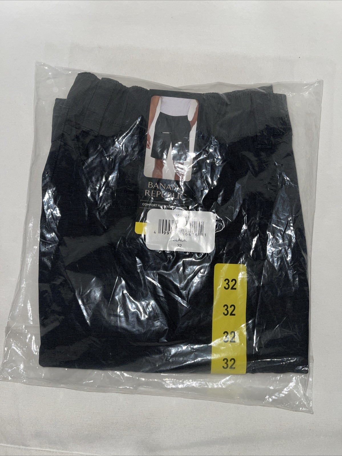 Banana Republic Men’s Comfort Flat Front Short Black NWT Size 32
