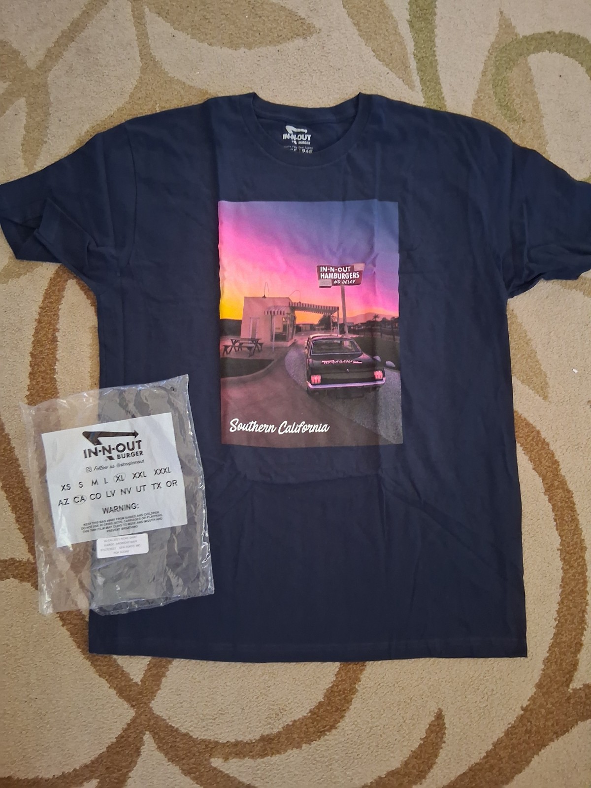 In-N-Out Burger Southern California XL T-Shirt NEW