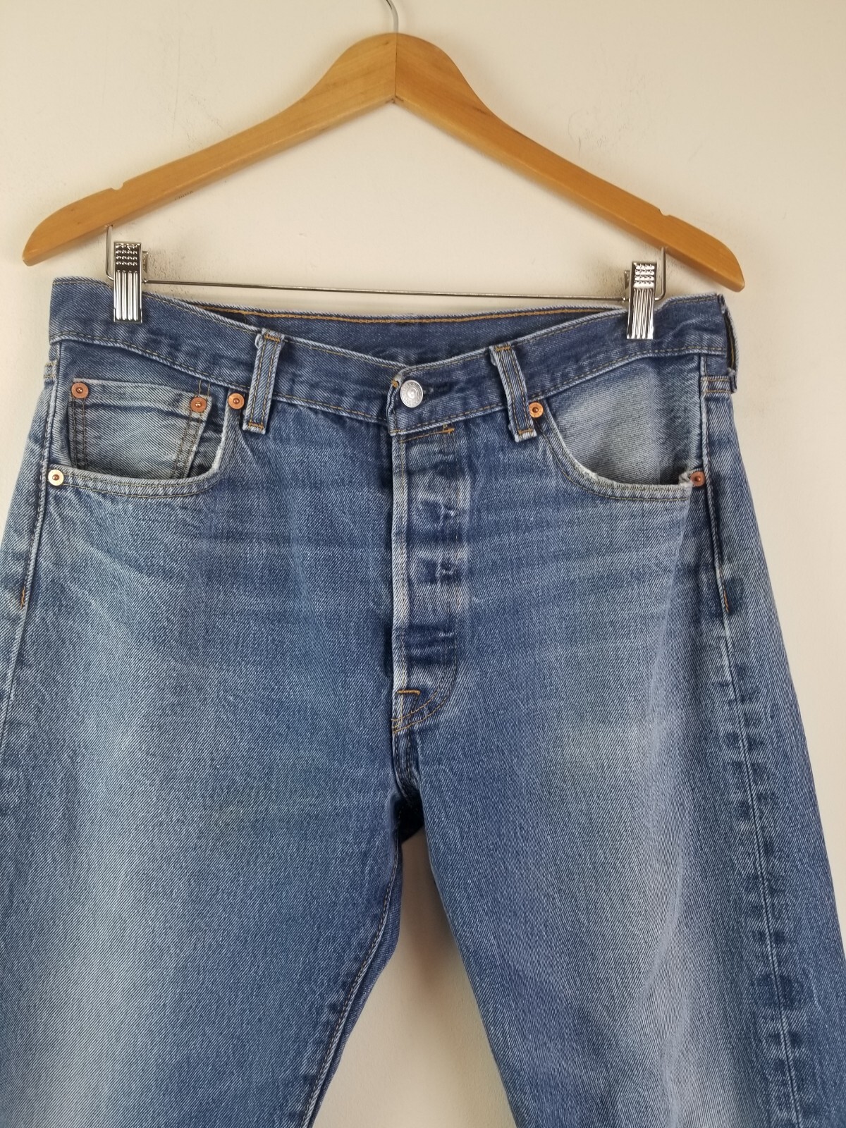 Levi’s 501 Men Jeans 35×30 Denim Button Fly Straight Leg Distressed Broken In