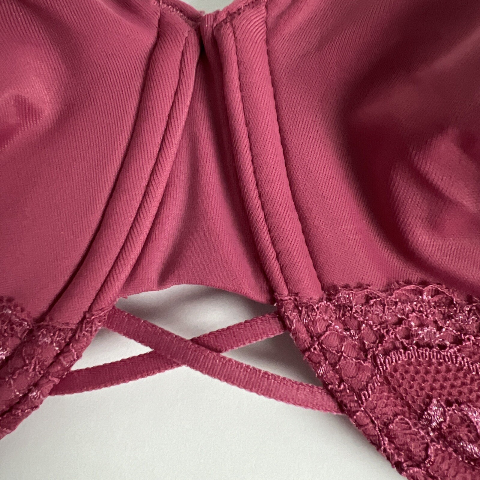 Vanity Fair Womens Bra Size 42DDD Radiant Collection Lover’s Knot Dark Pink A71